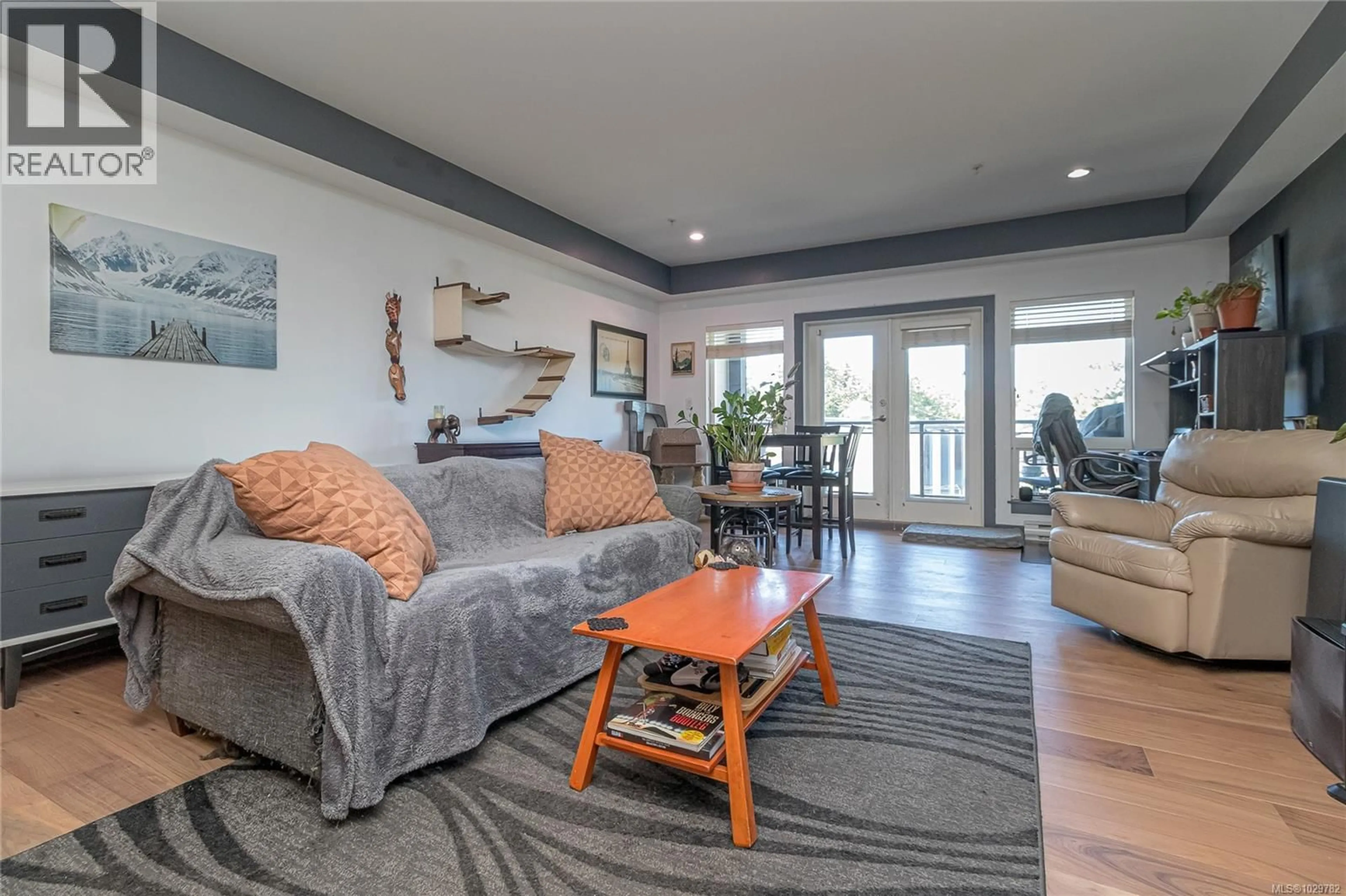 Living room with furniture, unknown for 201 - 1008 TILLICUM ROAD, Esquimalt British Columbia V9A1Z8