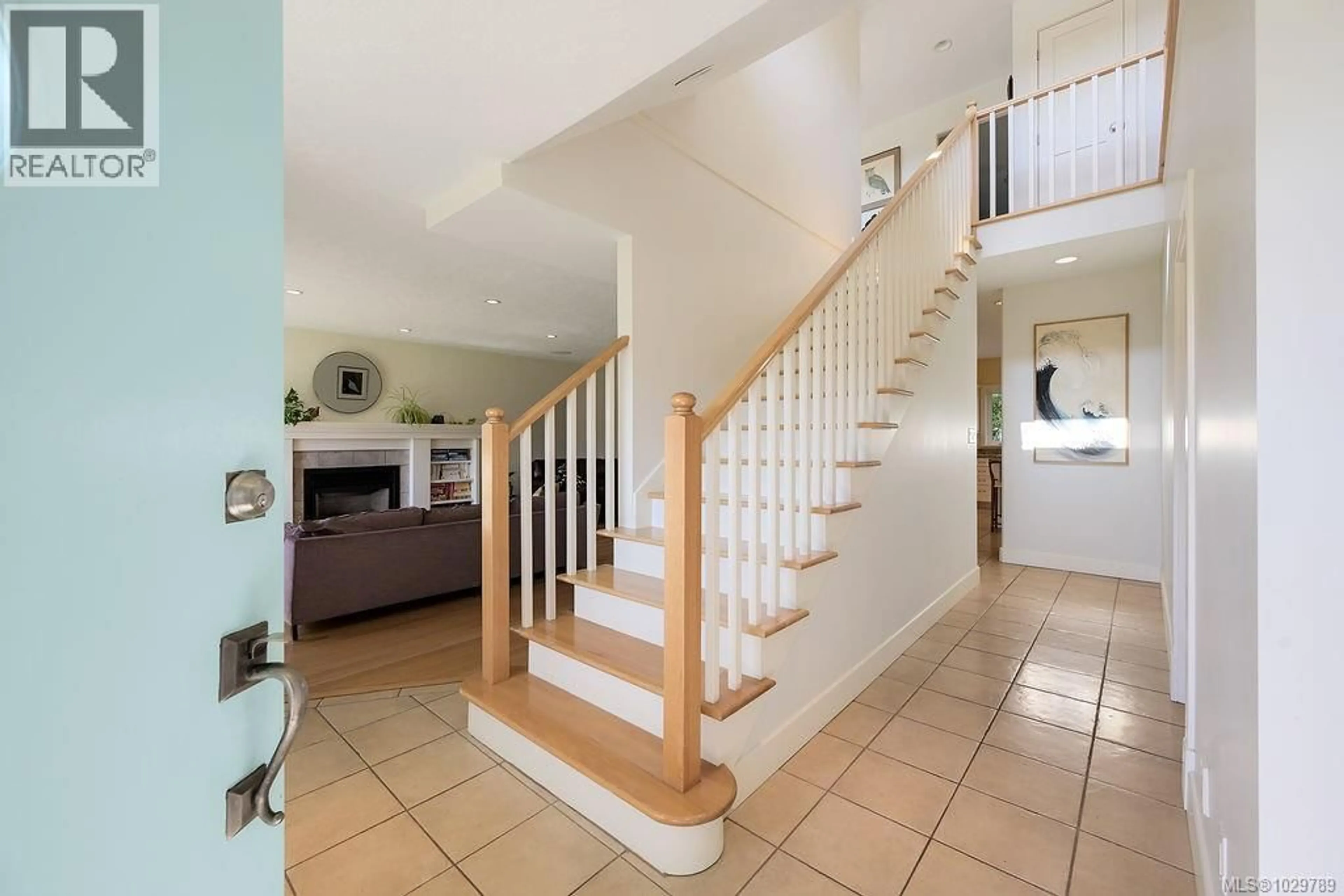 Unknown for 1866 TAYLOR STREET, Saanich British Columbia V8R3G4