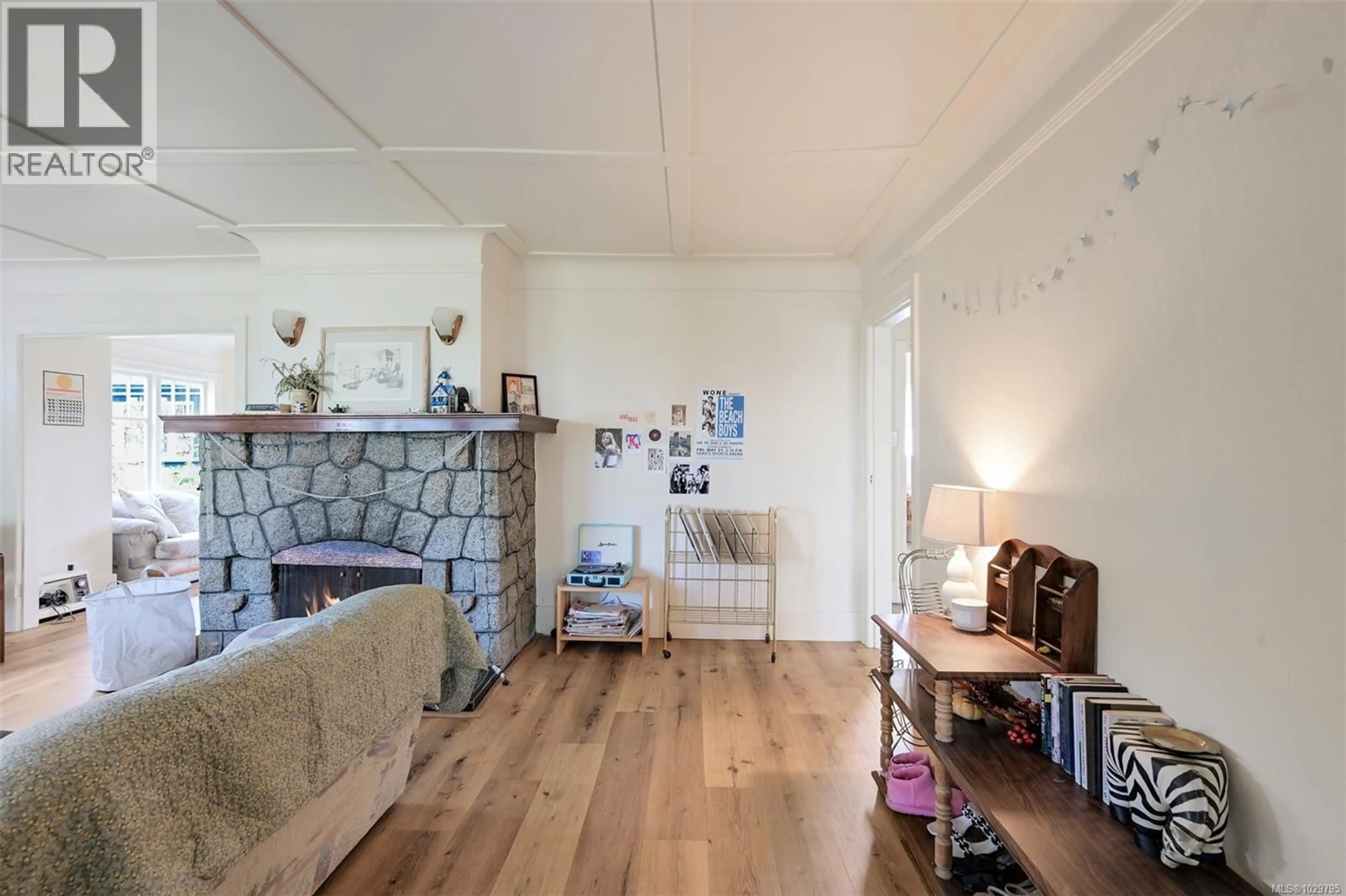 Unknown for 3364 COOK STREET, Saanich British Columbia V8X1A8