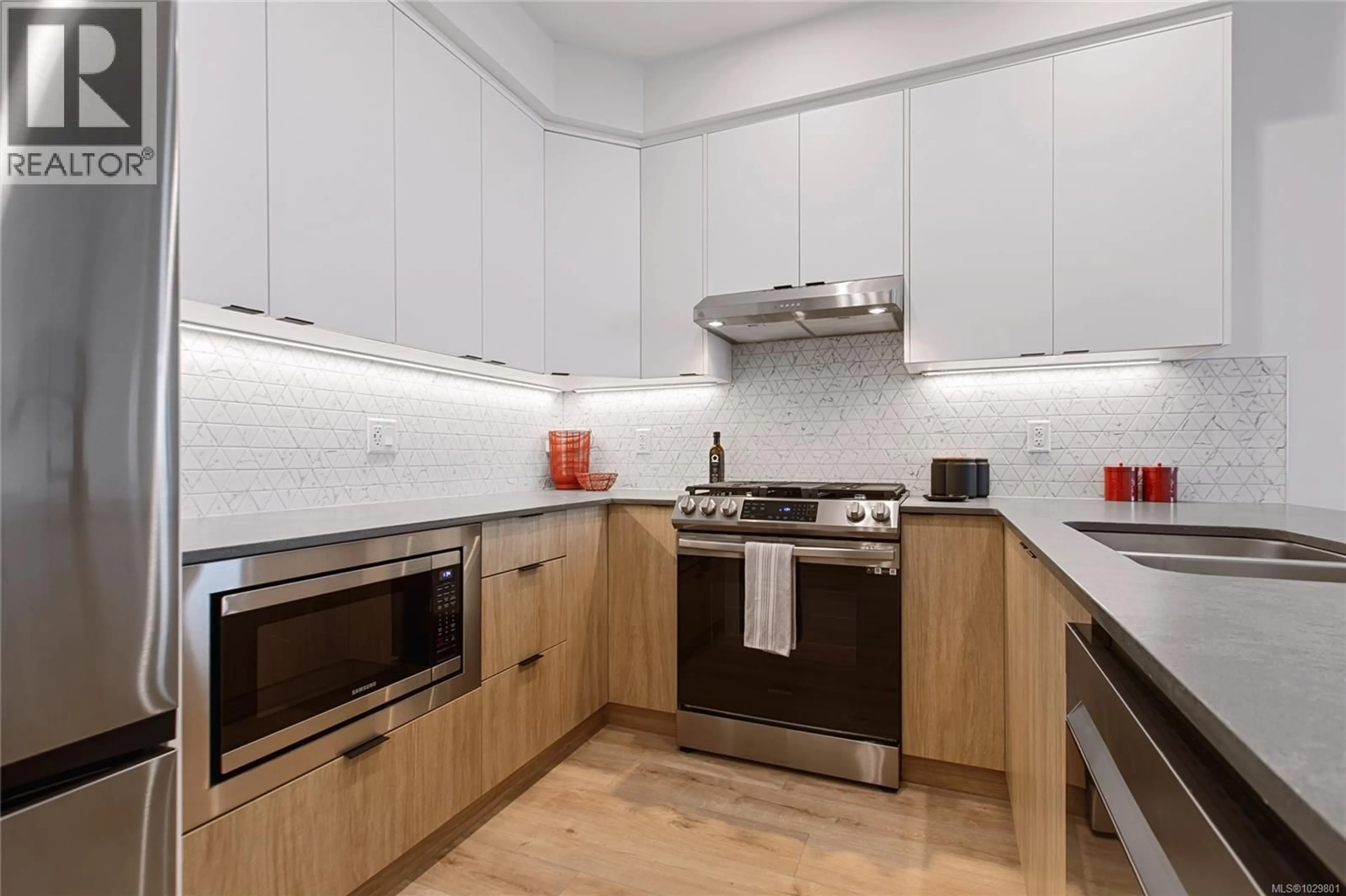 Standard kitchen, unknown for 501 - 1114 SAMAR CRESCENT, Langford British Columbia V9B7C5