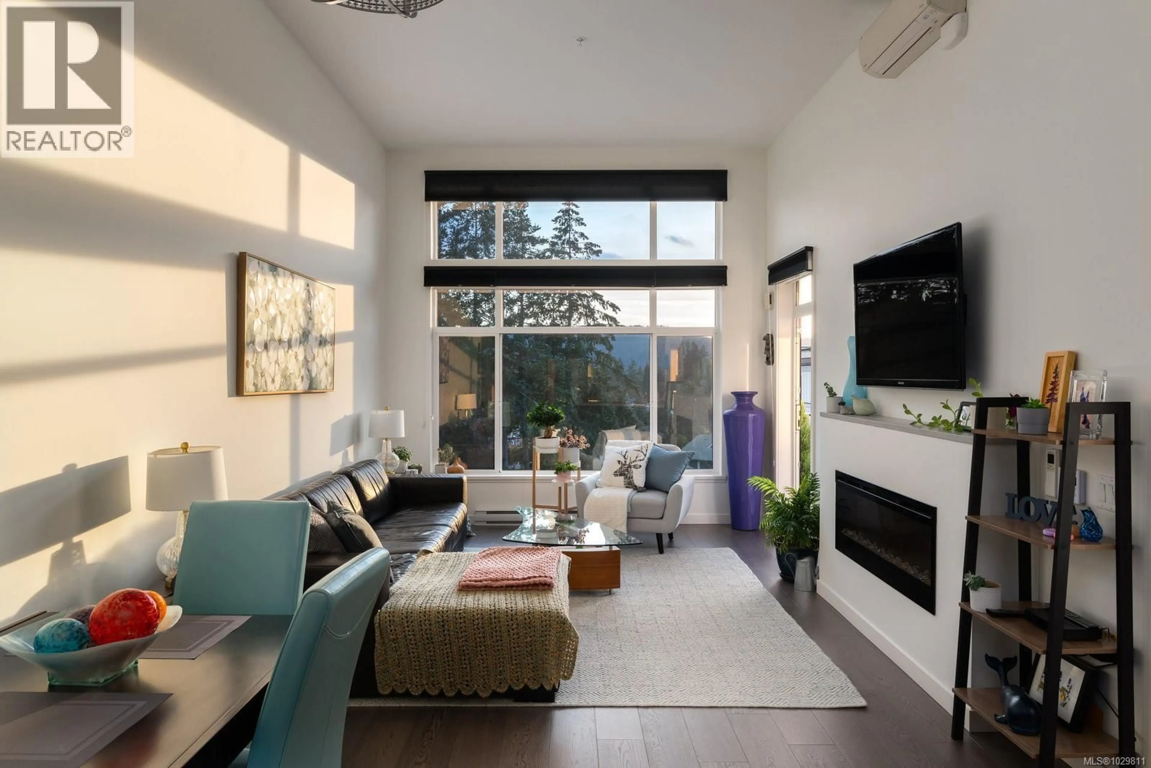 Living room with furniture, unknown for 508 - 7162 WEST SAANICH ROAD, Central Saanich British Columbia V8M1P6