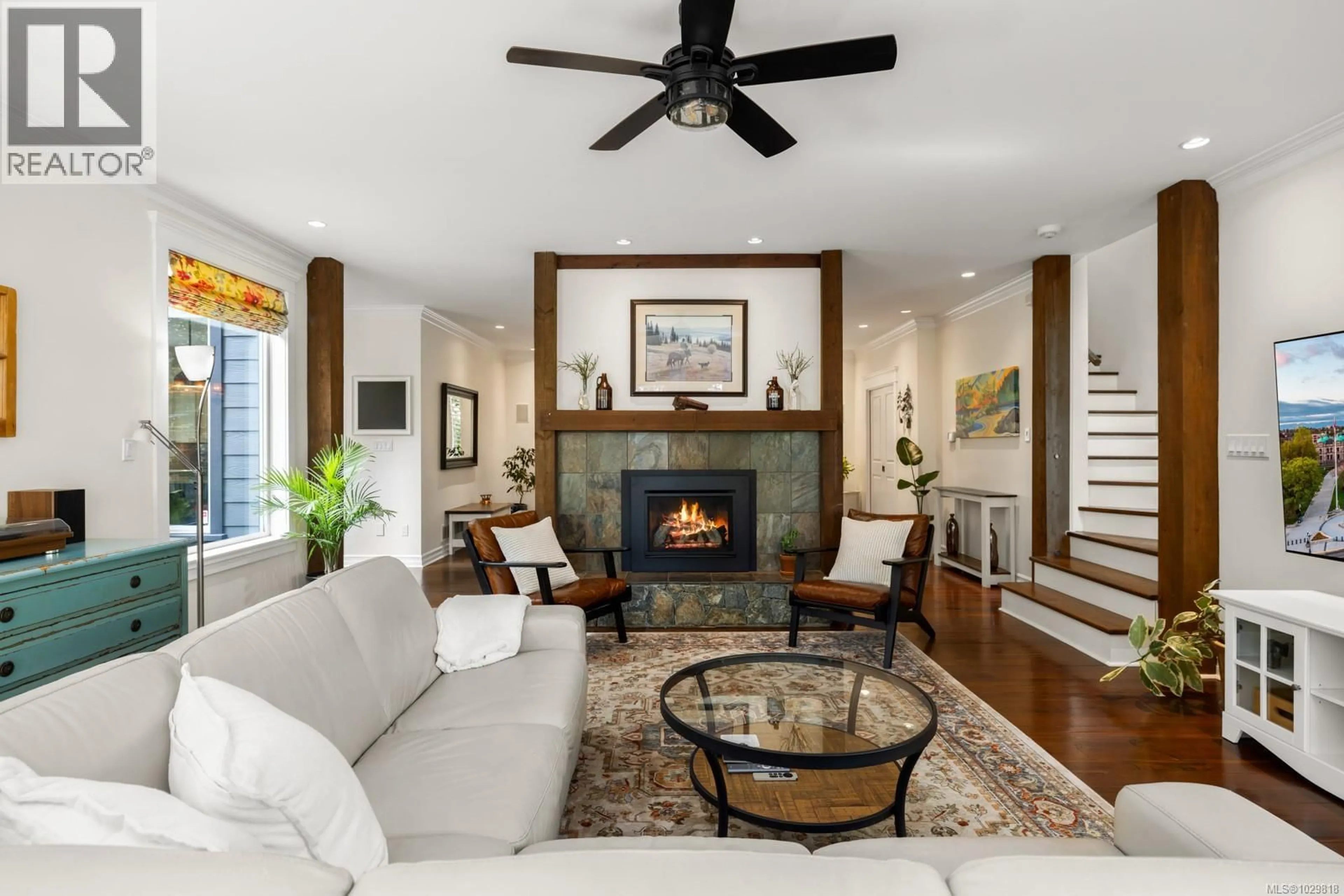 Living room with furniture, unknown for 1054 RIVER ROAD, Highlands British Columbia V9B6K2