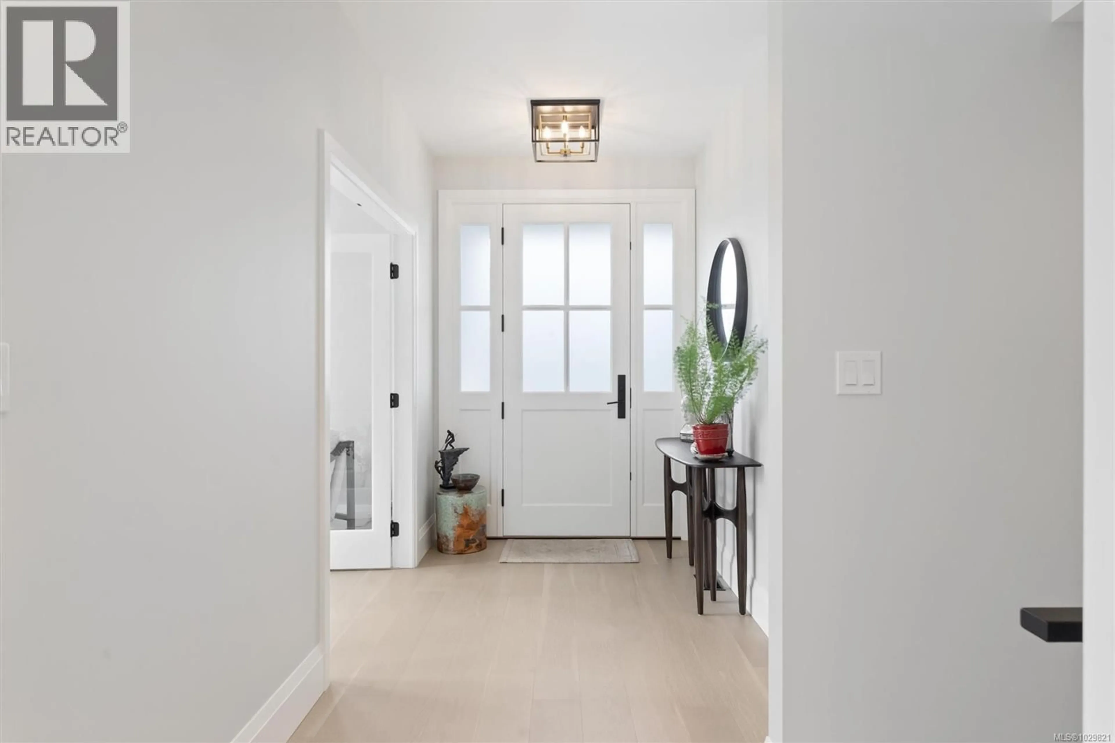 Indoor entryway for 2006 PINEHURST TERRACE, Langford British Columbia V9B3S3