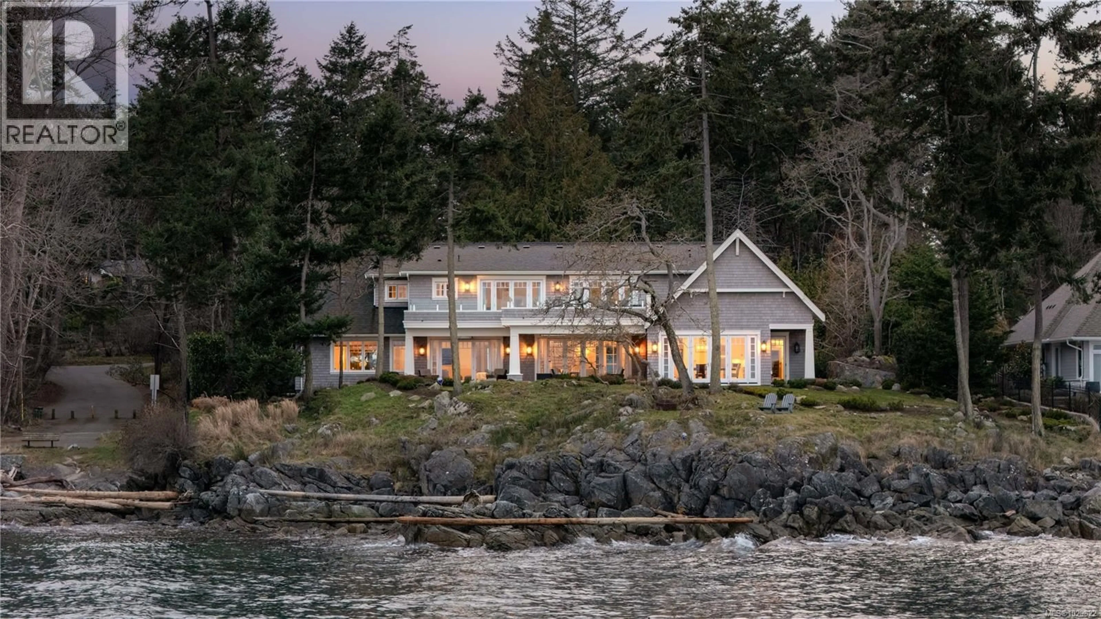 Home with vinyl exterior material, water/lake/river/ocean view for 2616 QUEENSWOOD LANE, Saanich British Columbia V8N1X5