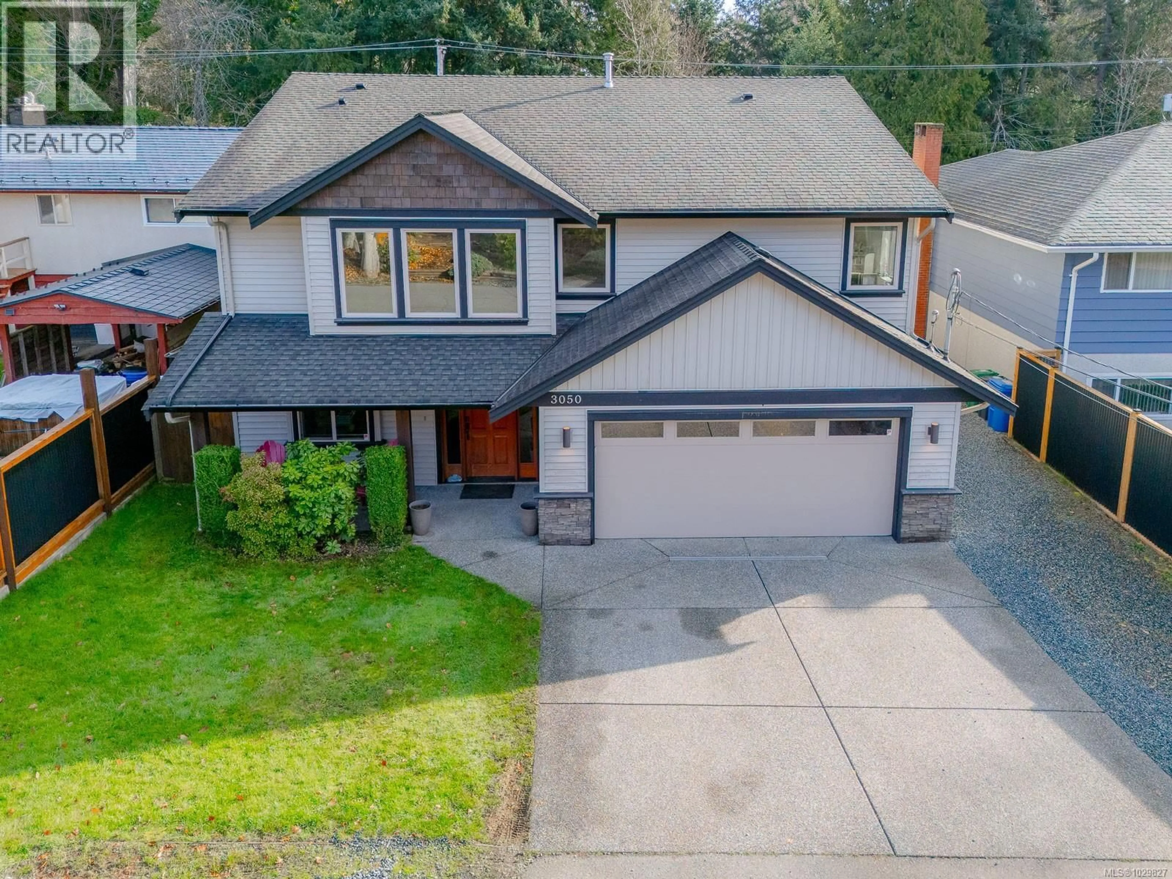 A pic from outside/outdoor area/front of a property/back of a property/a pic from drone, street for 3050 CHARLES STREET, Nanaimo British Columbia V9T2Y1