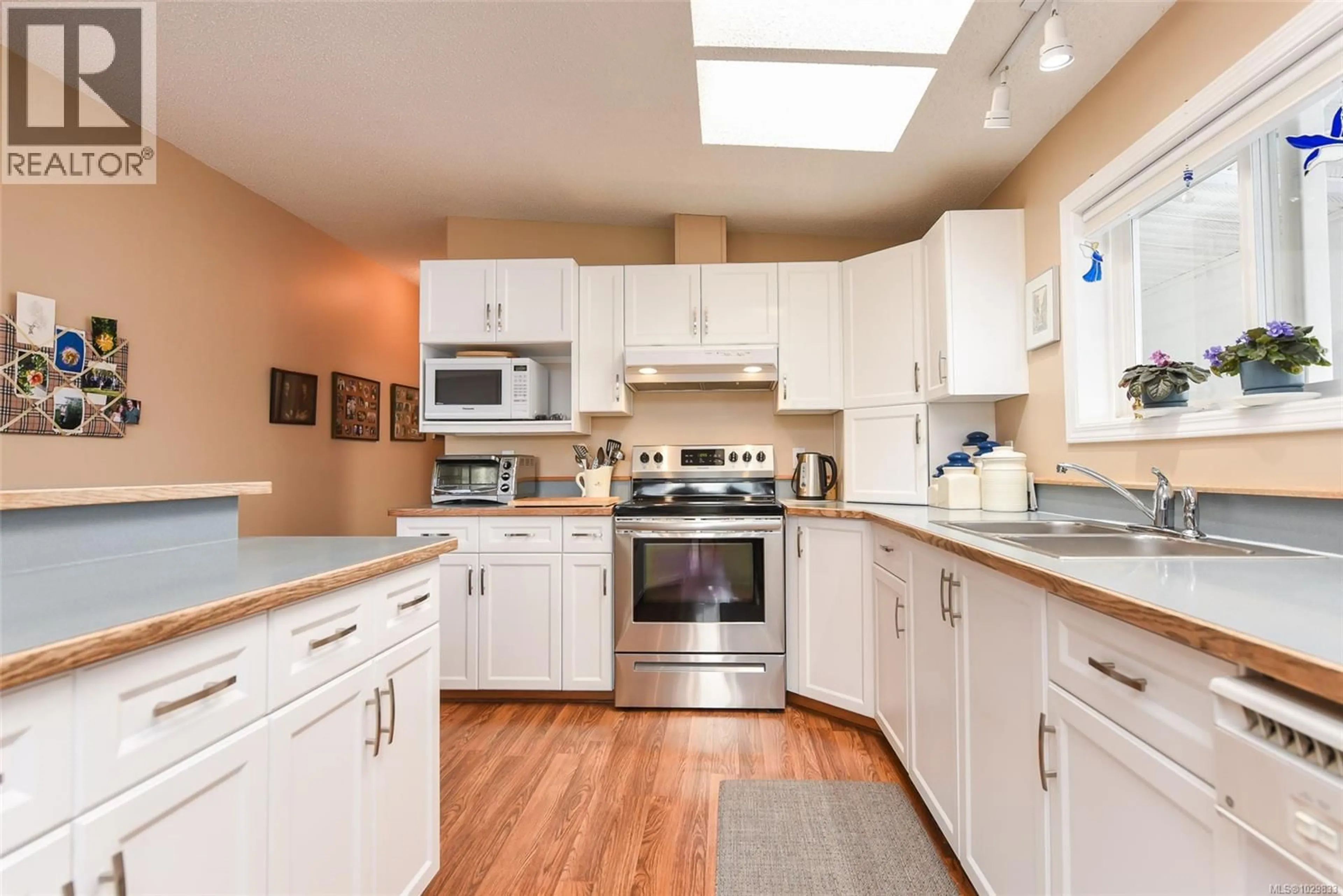 Open concept kitchen, unknown for 108 - 4714 MUIR ROAD, Courtenay British Columbia V9N8Z6
