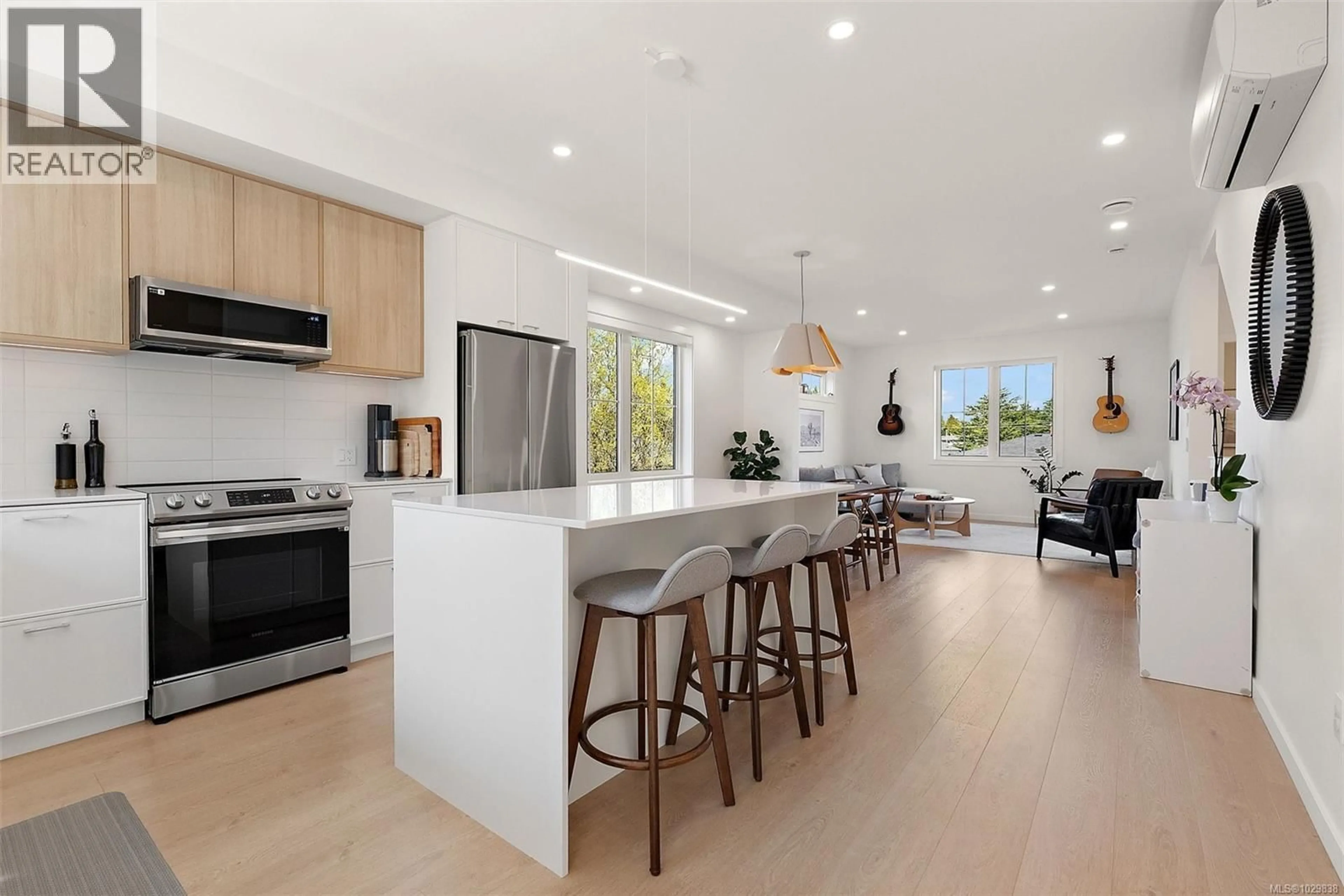 Open concept kitchen, unknown for TH19 - 3450 WHITTIER AVENUE, Saanich British Columbia V8Z3R2