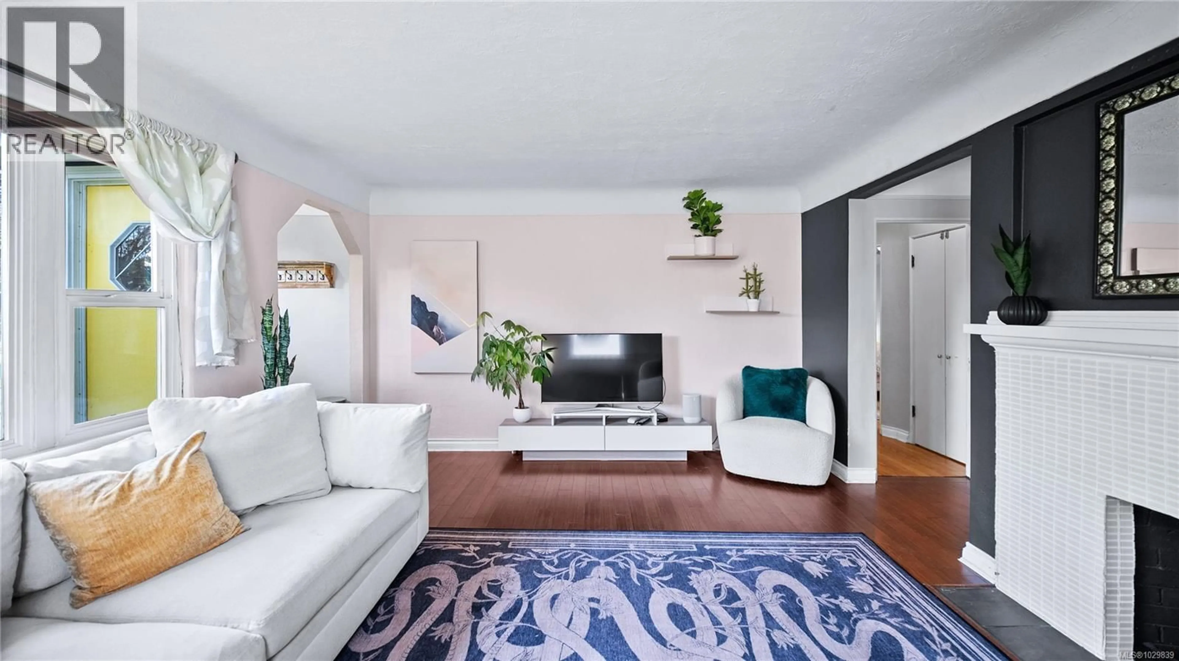 Living room with furniture, unknown for 244 LINDEN AVENUE, Victoria British Columbia V8V4E5