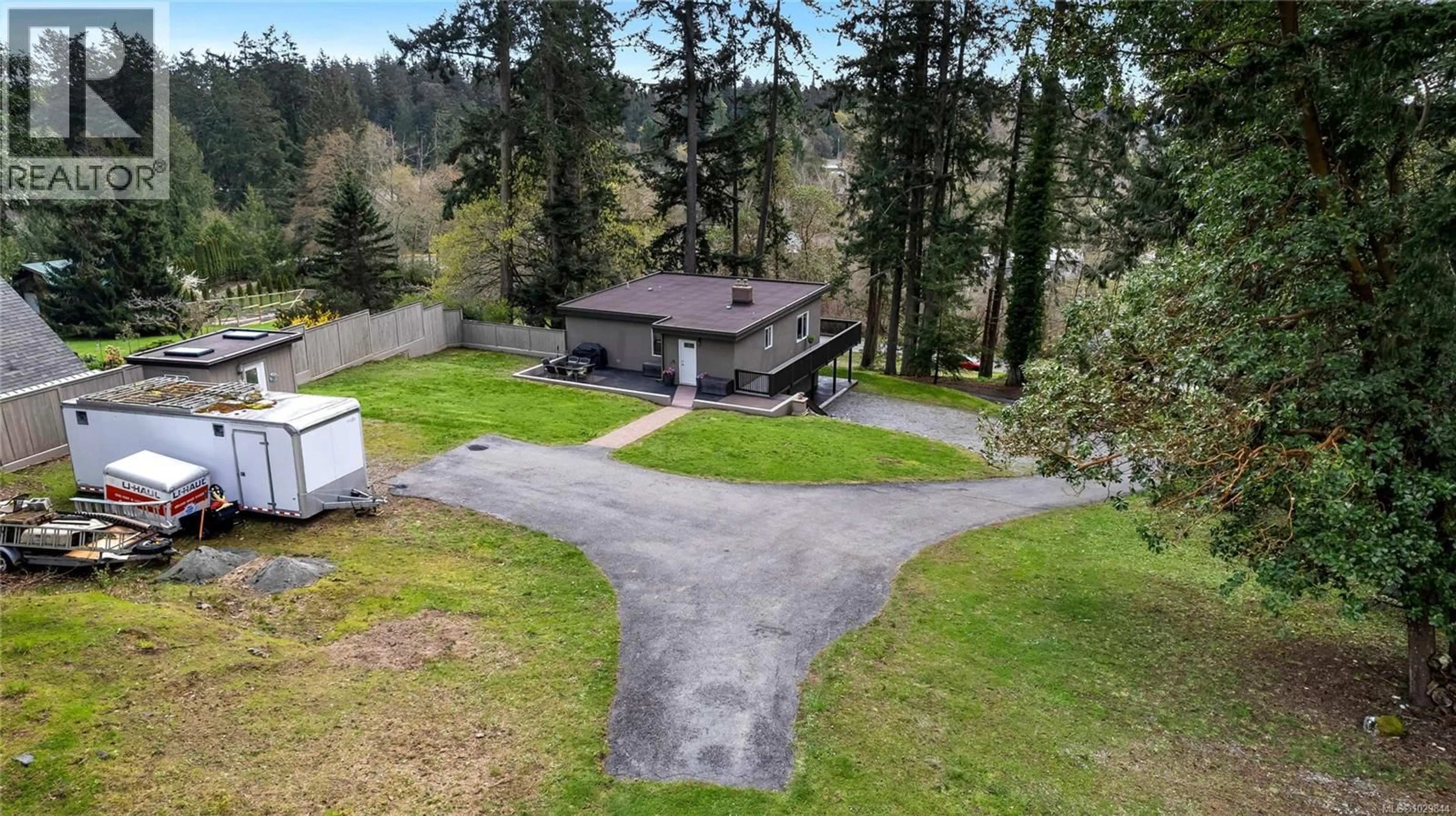 A pic from outside/outdoor area/front of a property/back of a property/a pic from drone, unknown for 1084 TATLOW ROAD, North Saanich British Columbia V8L5P3