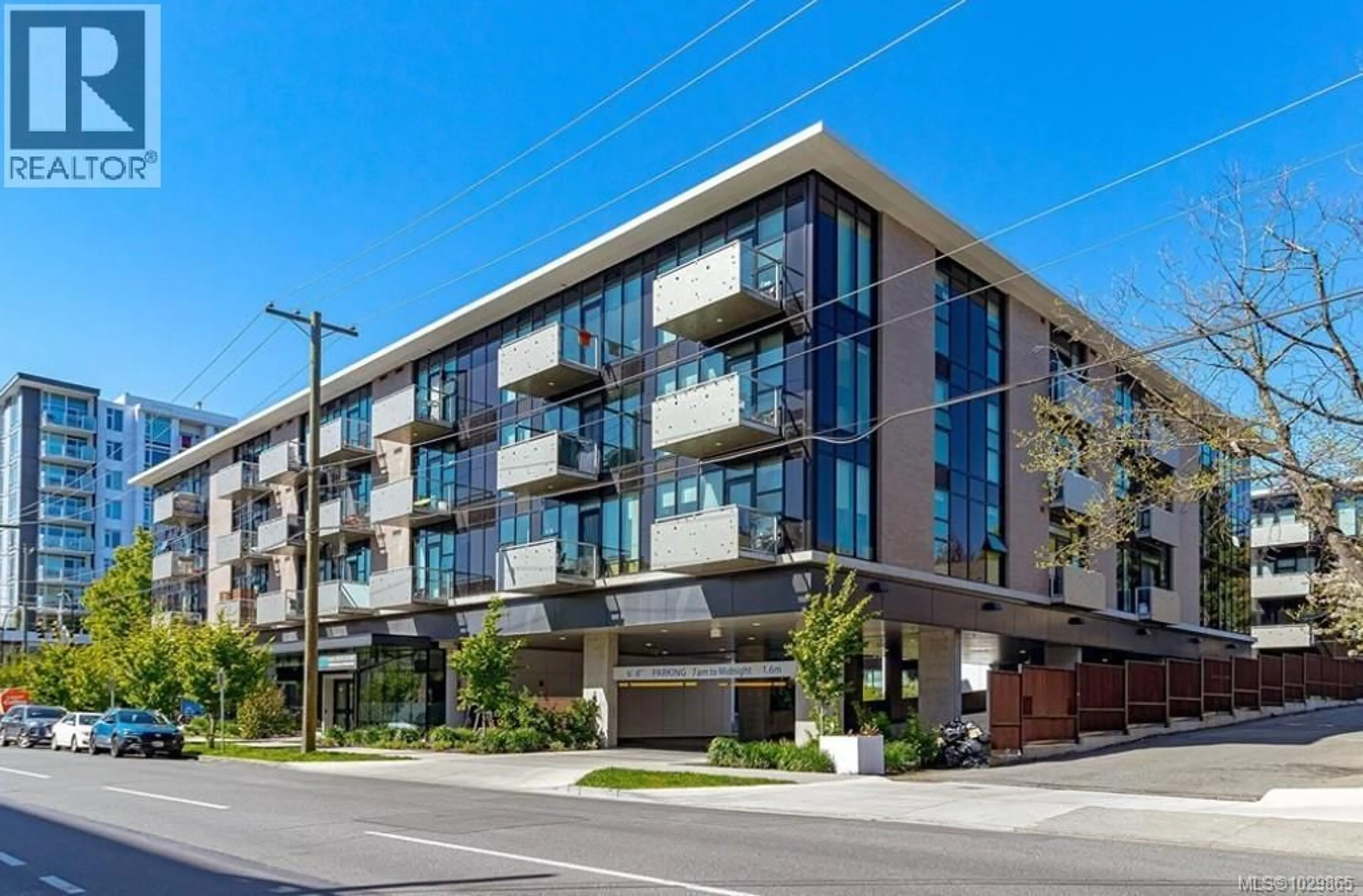 Patio, building for S312 - 1411 COOK STREET, Victoria British Columbia V8V0E8