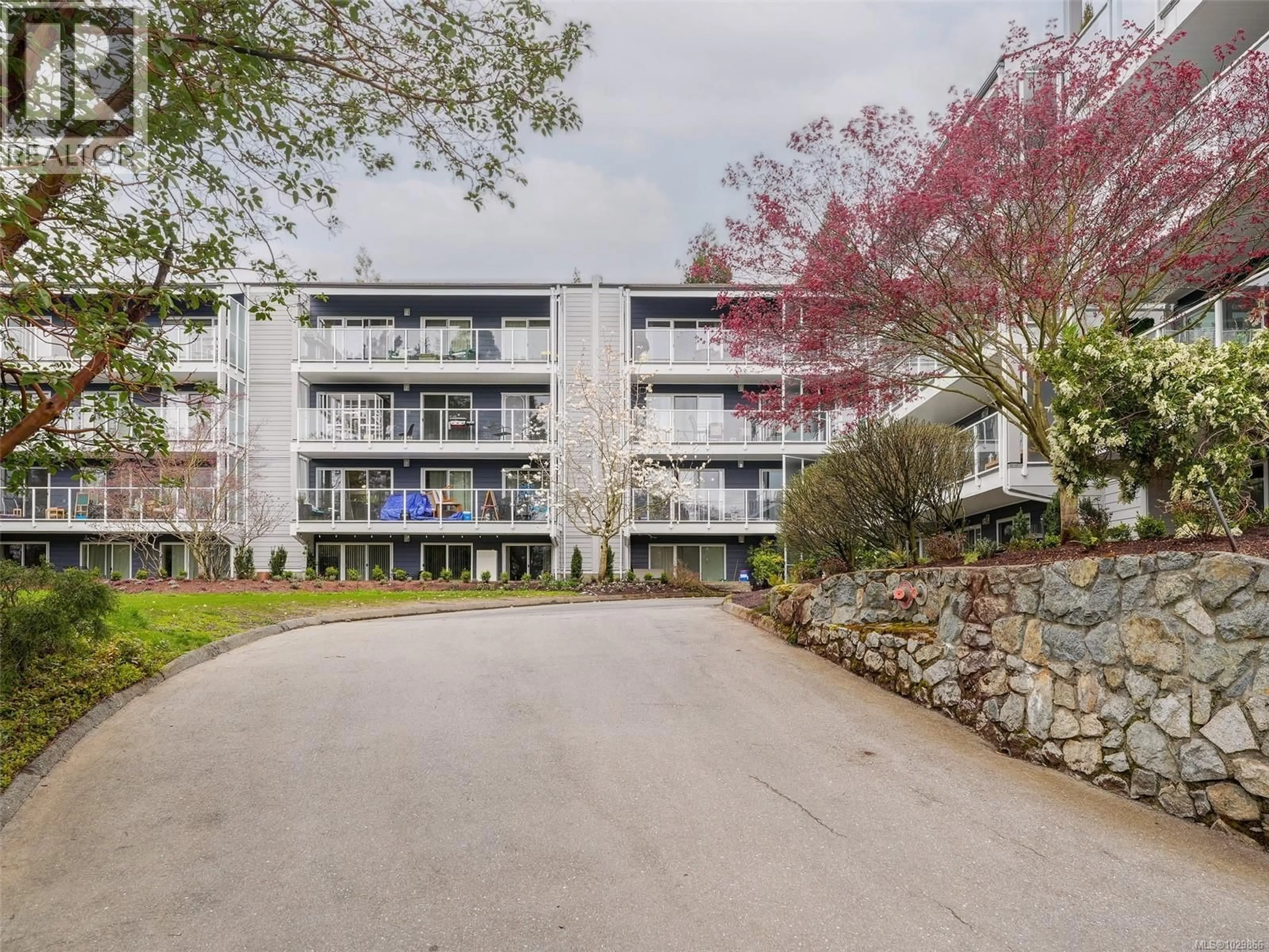 Unknown for 102 - 3277 QUADRA STREET, Saanich British Columbia V8X4W9