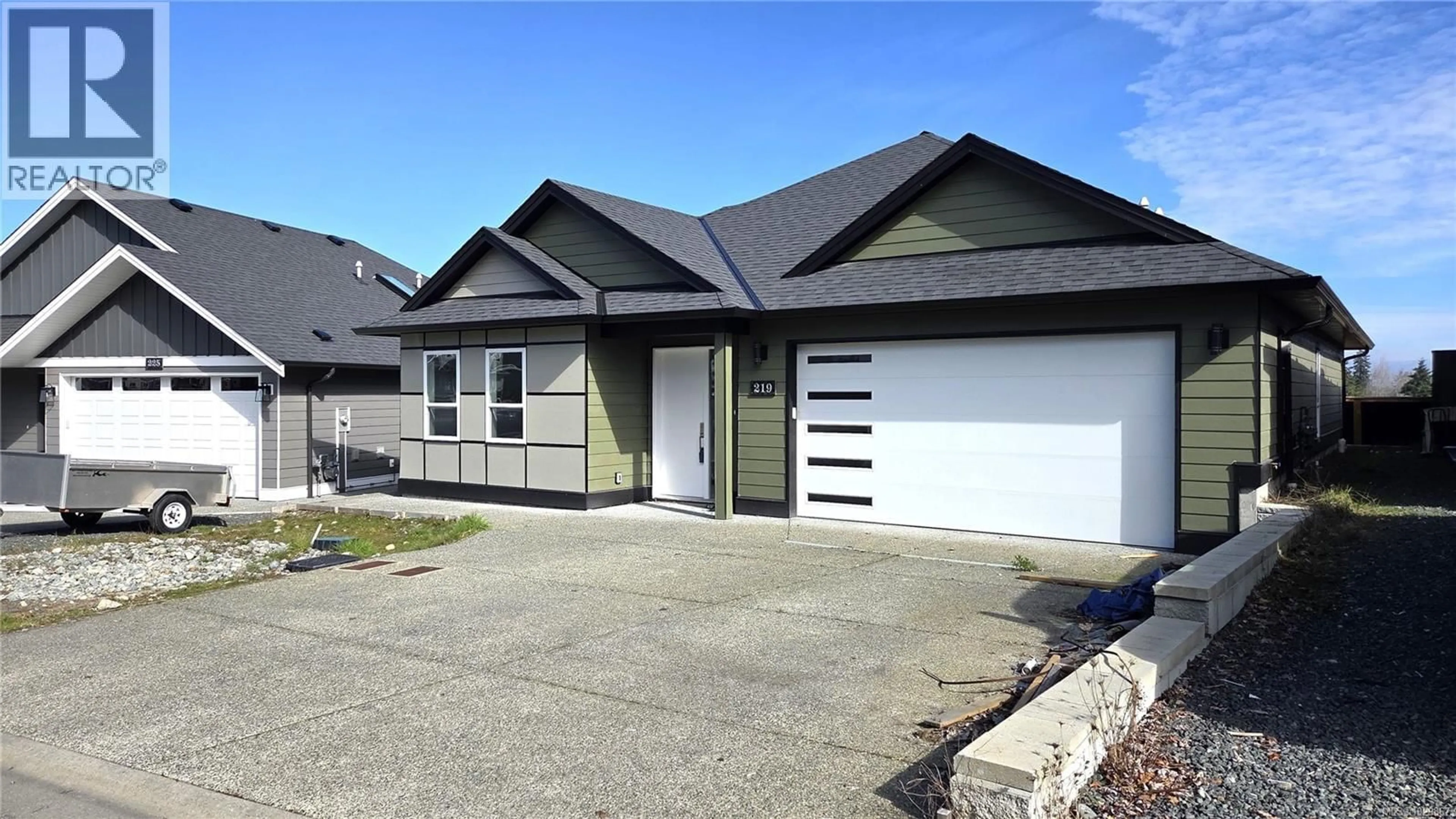 Home with vinyl exterior material, street for 219 DUNBAR WAY, Parksville British Columbia V9P0G6