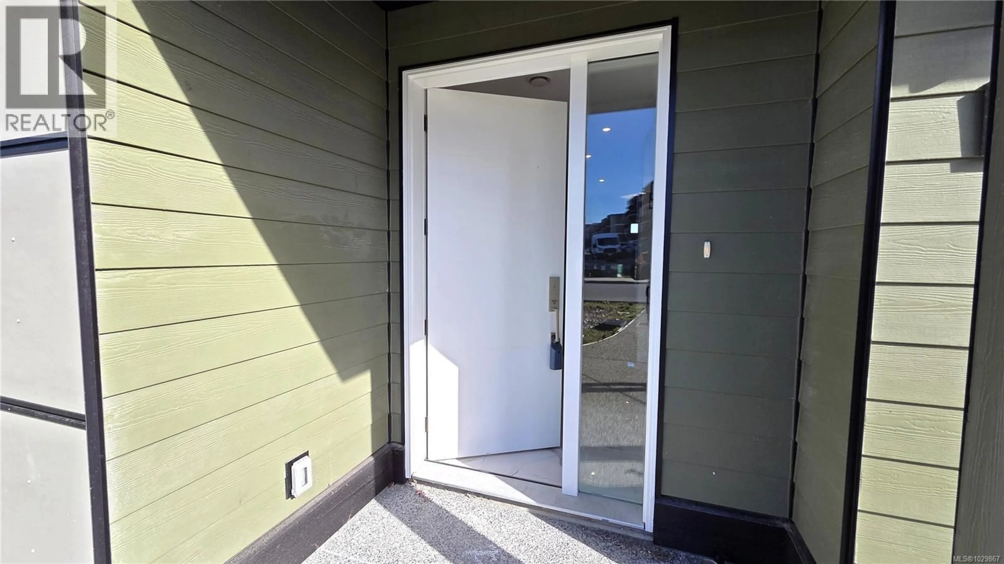 Indoor entryway for 219 DUNBAR WAY, Parksville British Columbia V9P0G6