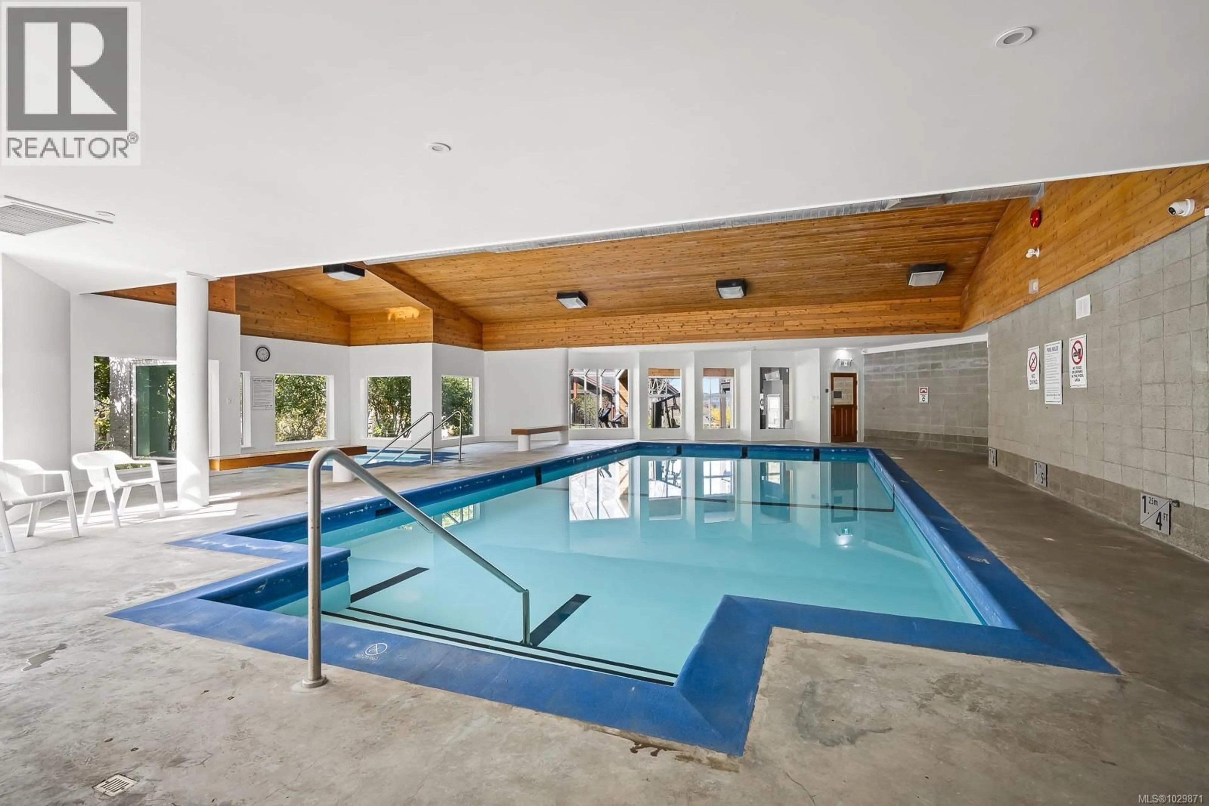 Pool for 3303 - 27 ISLAND HIGHWAY SOUTH, Campbell River British Columbia V9W1A2