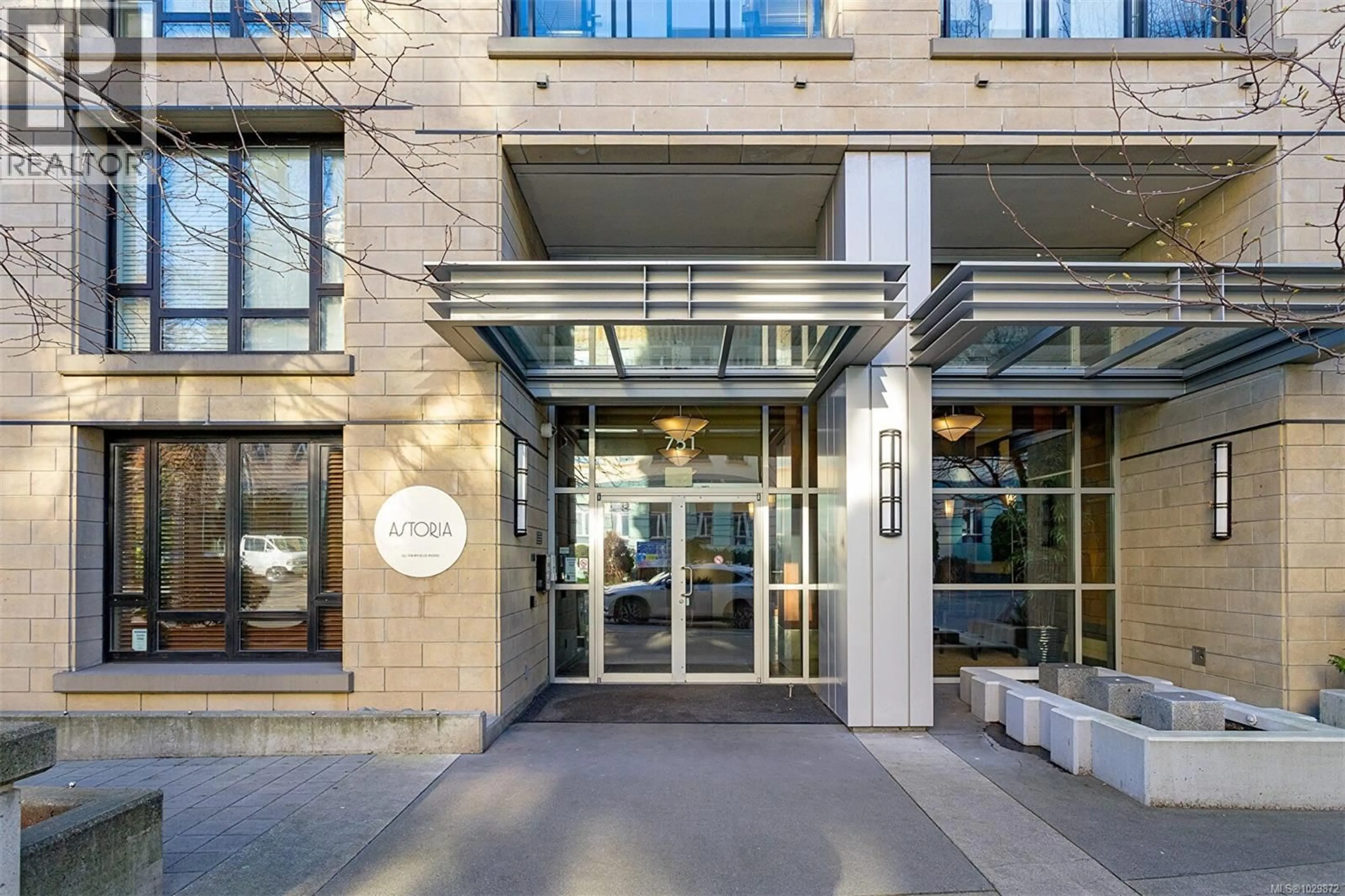 Unknown for 604 - 751 FAIRFIELD ROAD, Victoria British Columbia V8W4A4