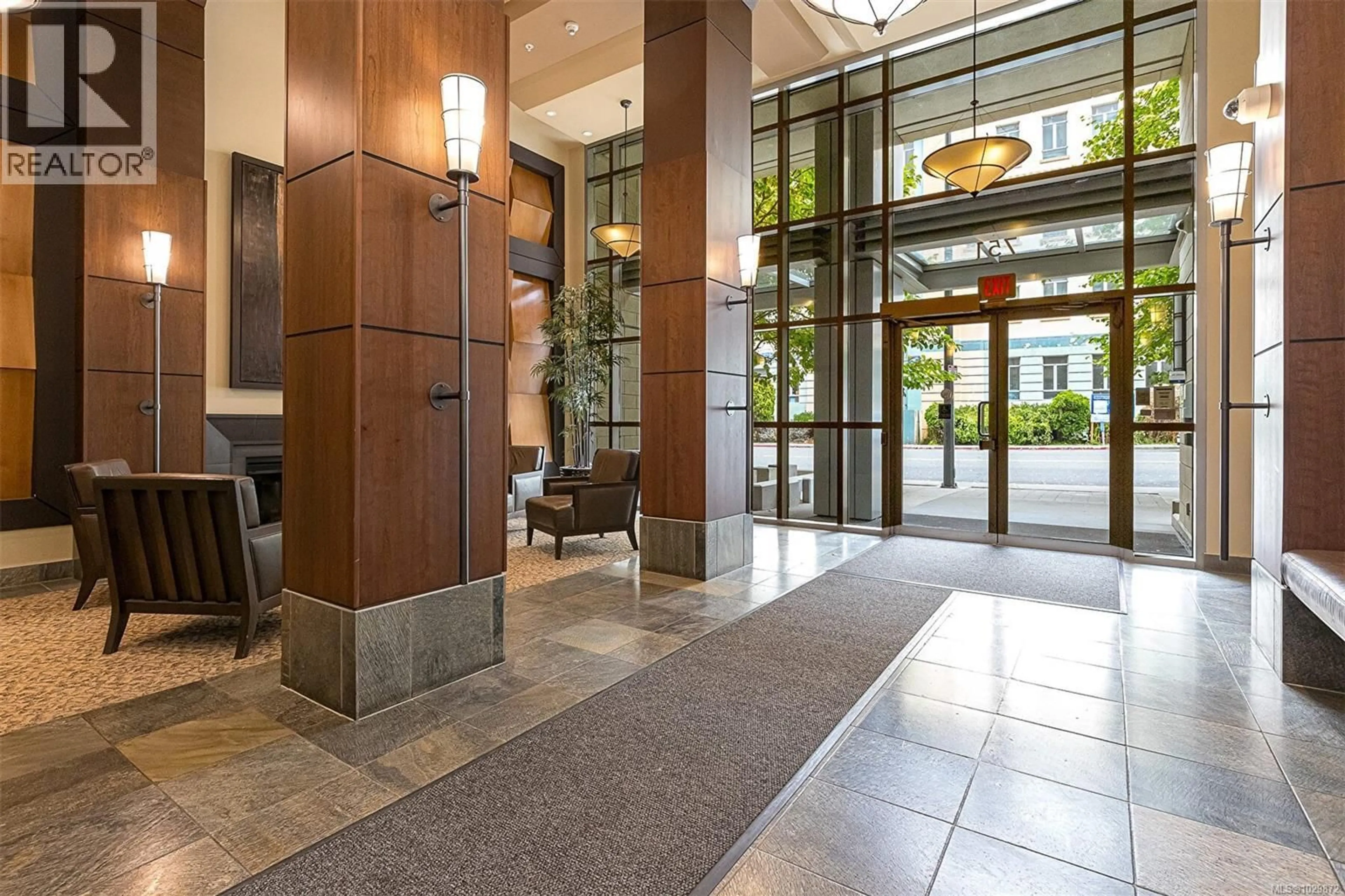 Unknown for 604 - 751 FAIRFIELD ROAD, Victoria British Columbia V8W4A4