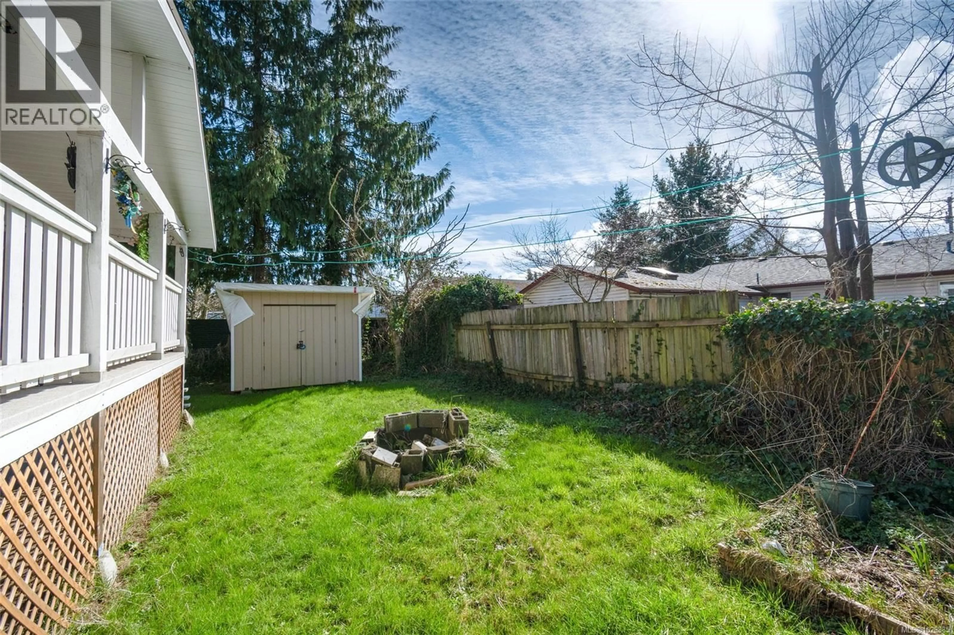 Patio, street for 2218 DALTON ROAD, Campbell River British Columbia V9W1H6