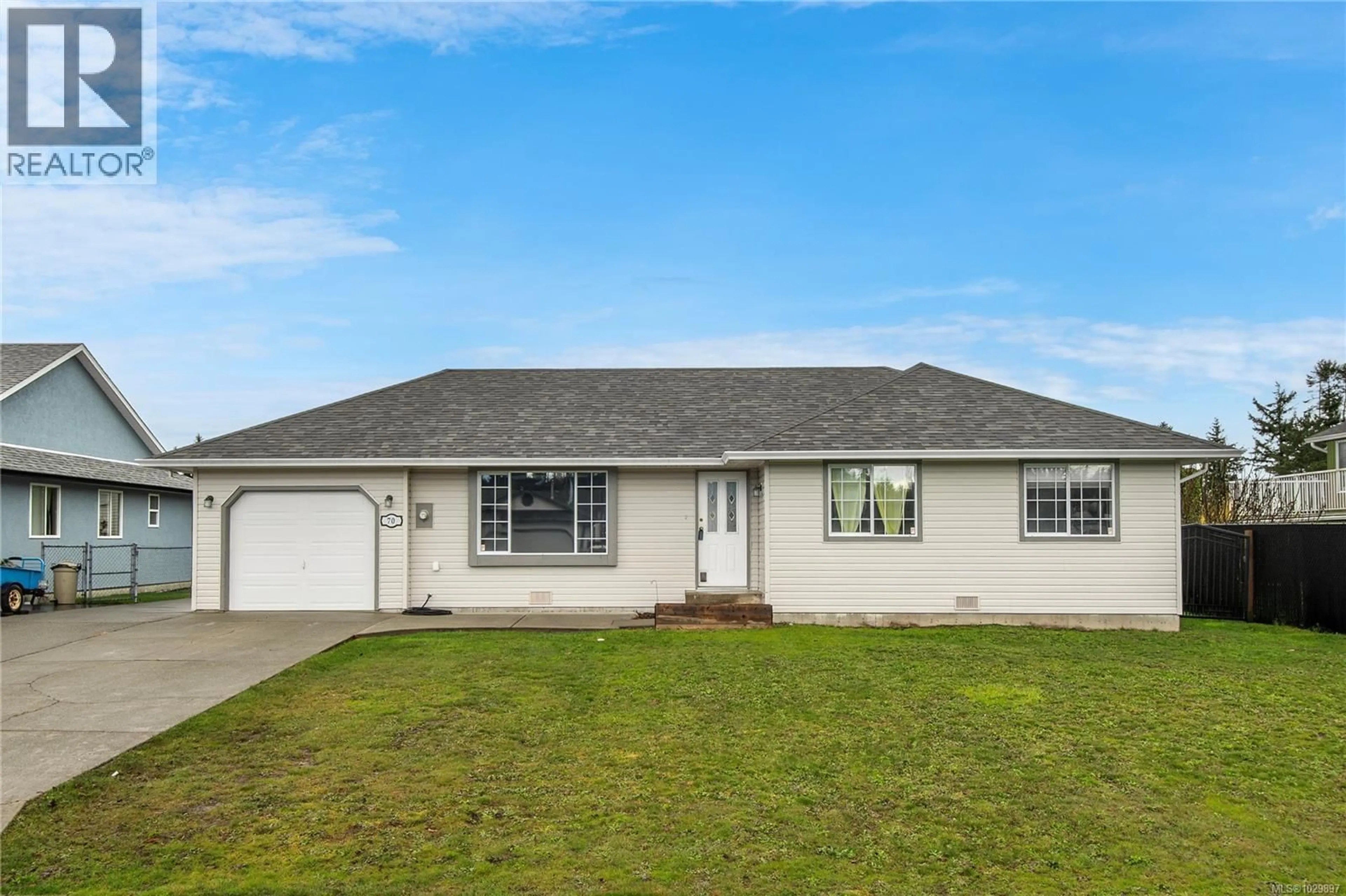 Home with vinyl exterior material, street for 70 COLORADO DRIVE, Campbell River British Columbia V9H1N1