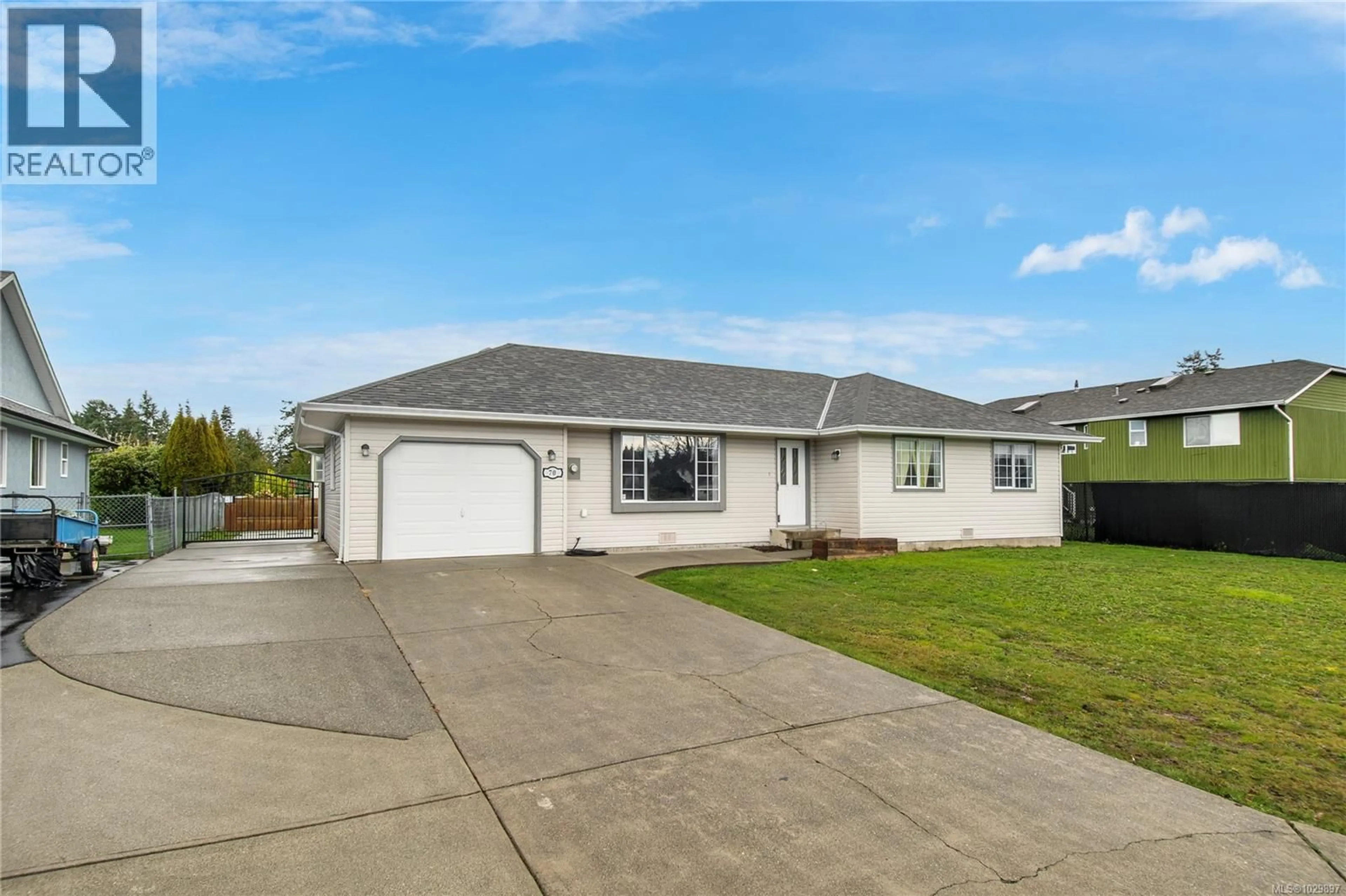 Home with vinyl exterior material, street for 70 COLORADO DRIVE, Campbell River British Columbia V9H1N1