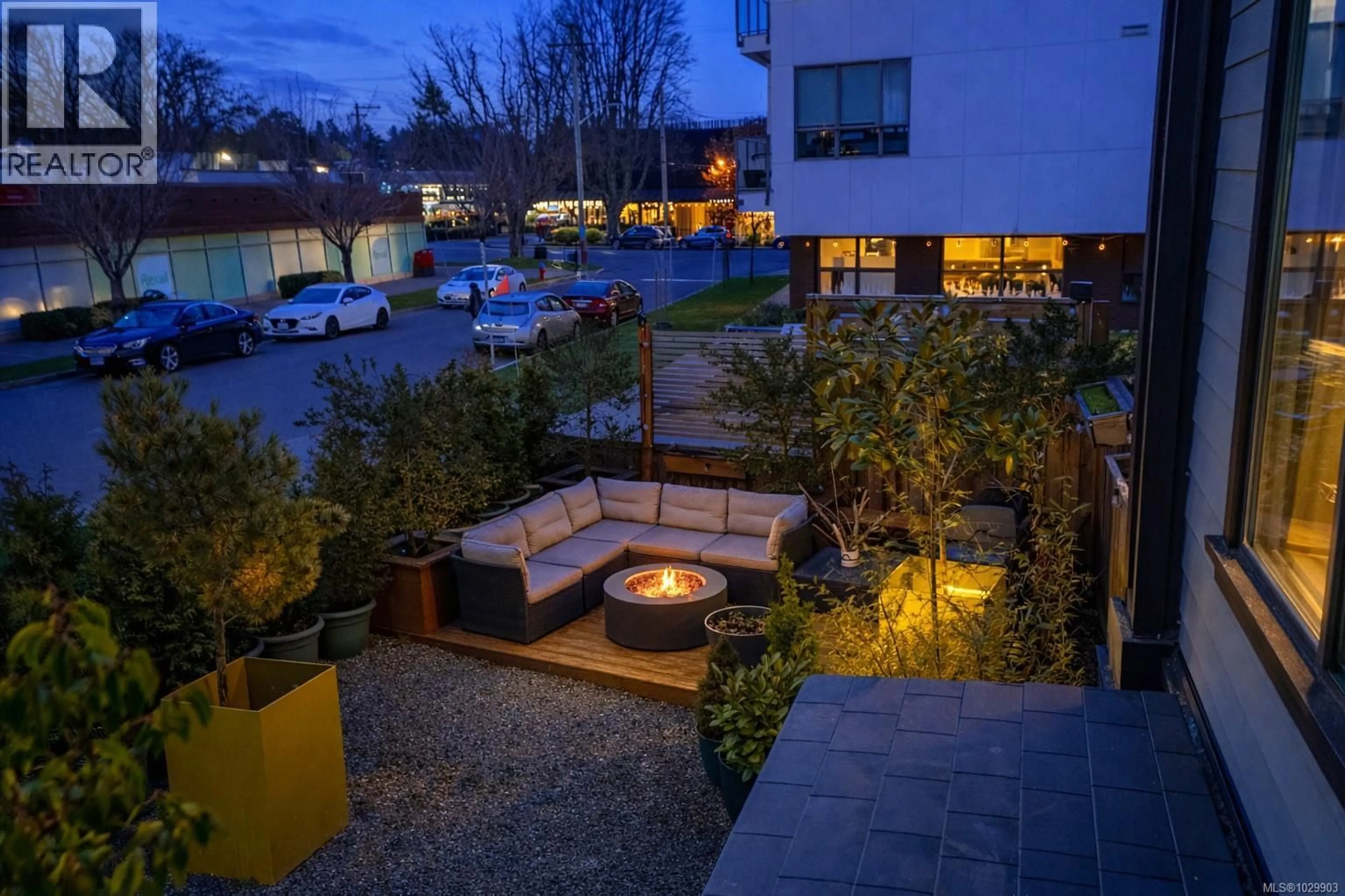 Patio, street for 4 - 1035 OLIPHANT AVENUE, Victoria British Columbia V8V2T9