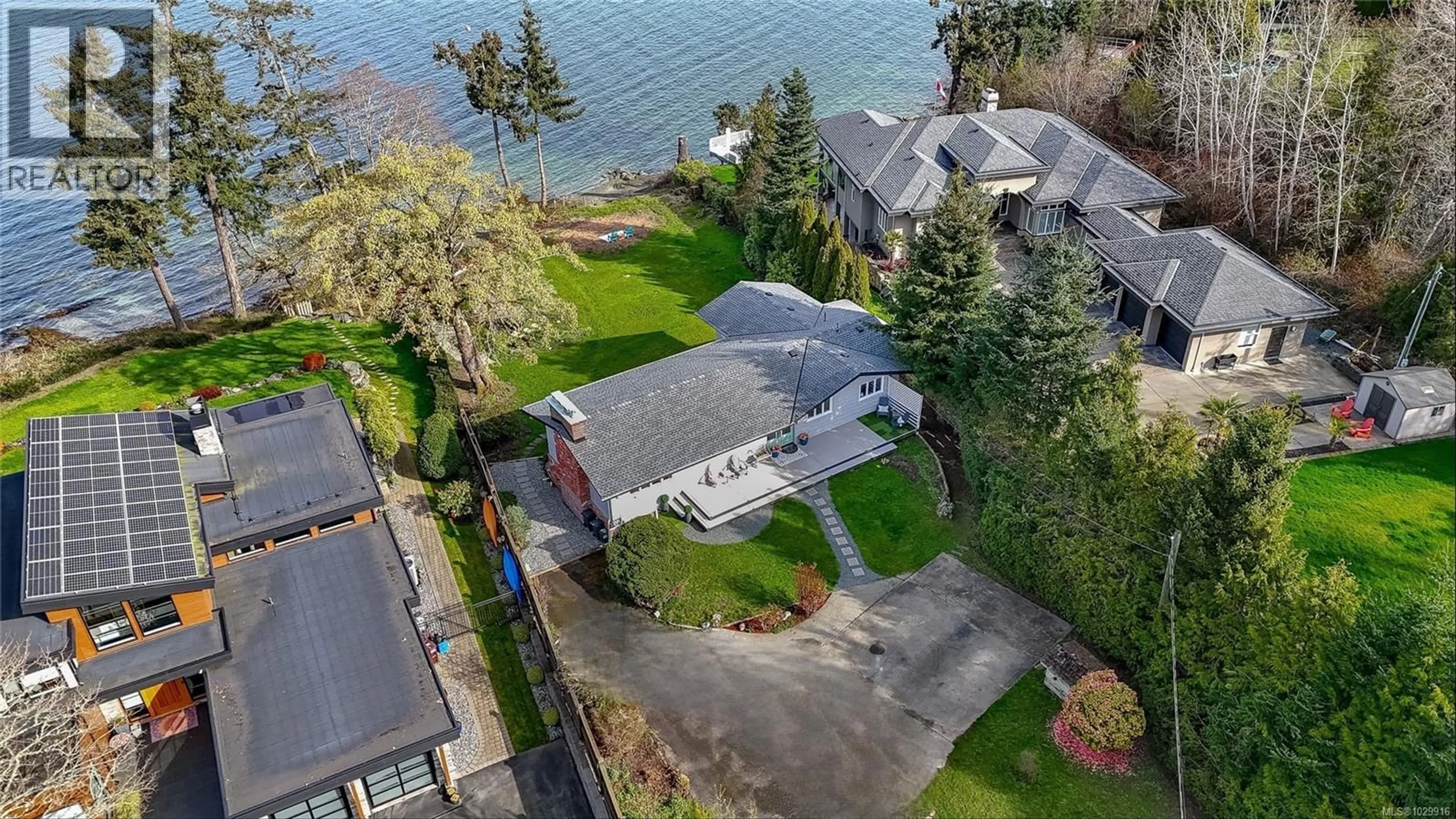 A pic from outside/outdoor area/front of a property/back of a property/a pic from drone, water/lake/river/ocean view for 9760 GLYNNWOOD PARK ROAD, North Saanich British Columbia V8L5H4