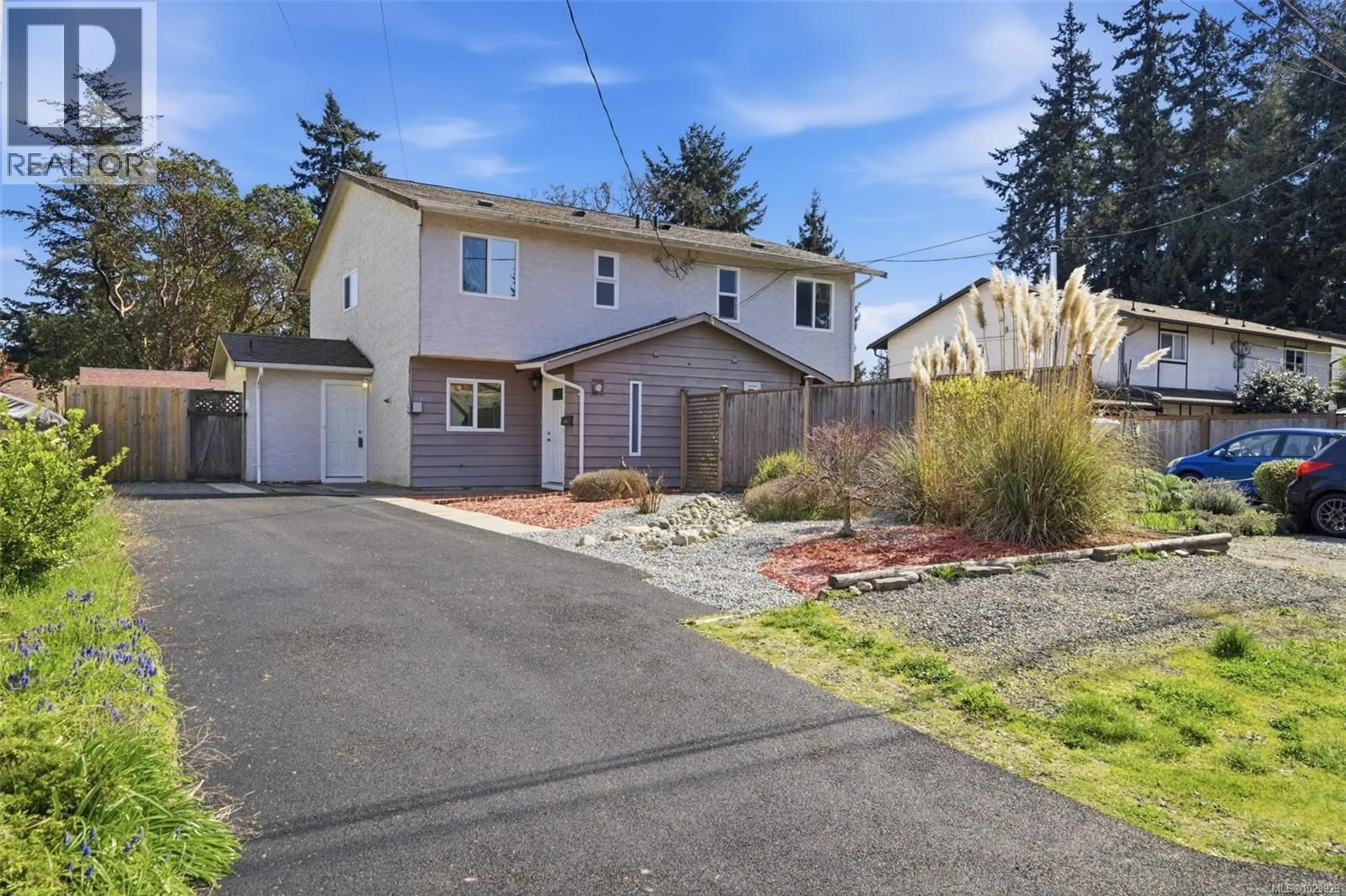 A pic from outside/outdoor area/front of a property/back of a property/a pic from drone, street for 2957 ALMARTIN PLACE, Colwood British Columbia V9B4Z1