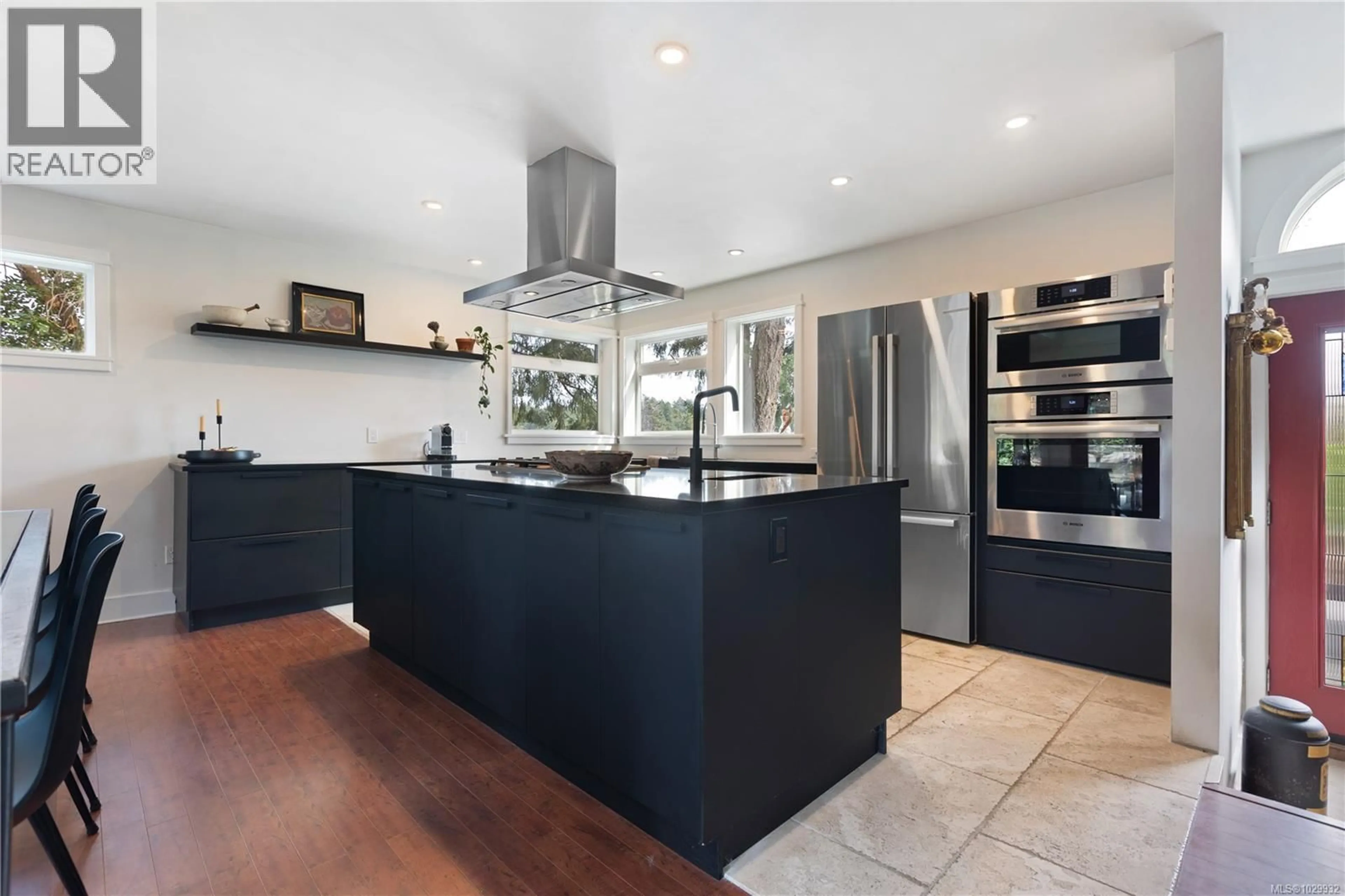 Open concept kitchen, ceramic/tile floor for 142 PARK DRIVE, Salt Spring British Columbia V8K2R7