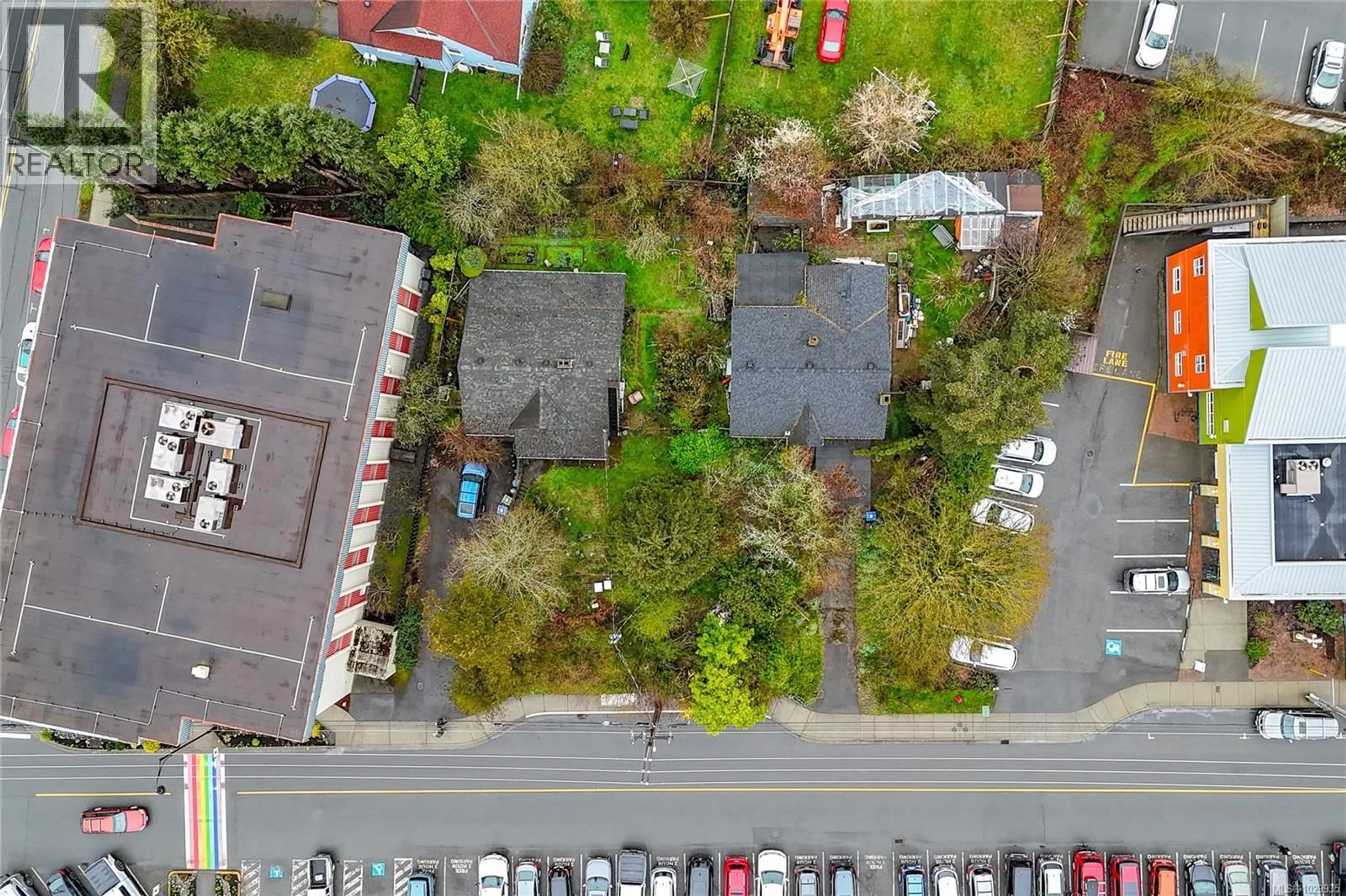 A pic from outside/outdoor area/front of a property/back of a property/a pic from drone, street for 378 DUNCAN STREET, Duncan British Columbia V9L2A5