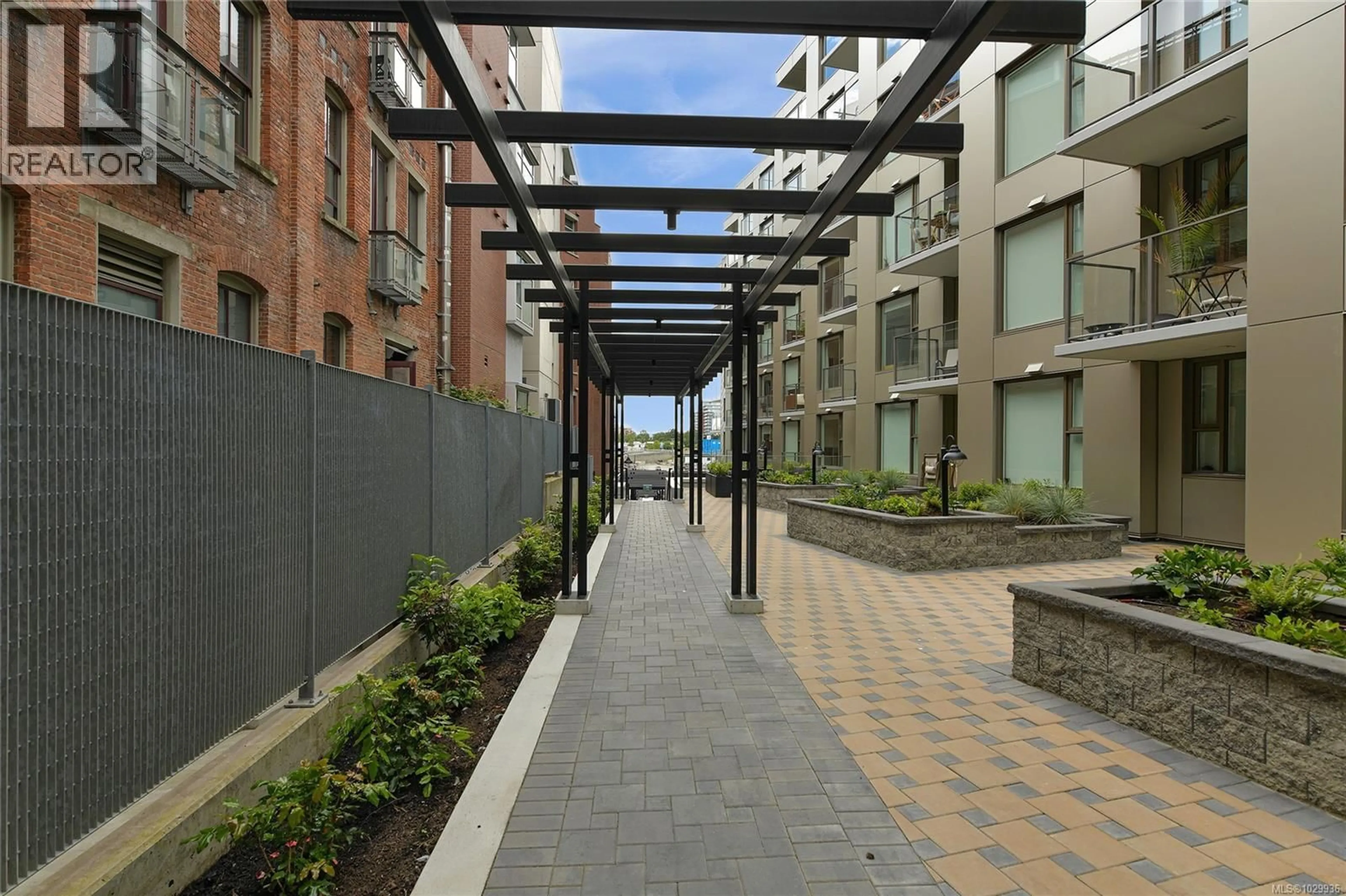 Patio, street for 601 - 1628 STORE STREET, Victoria British Columbia V8W0H1