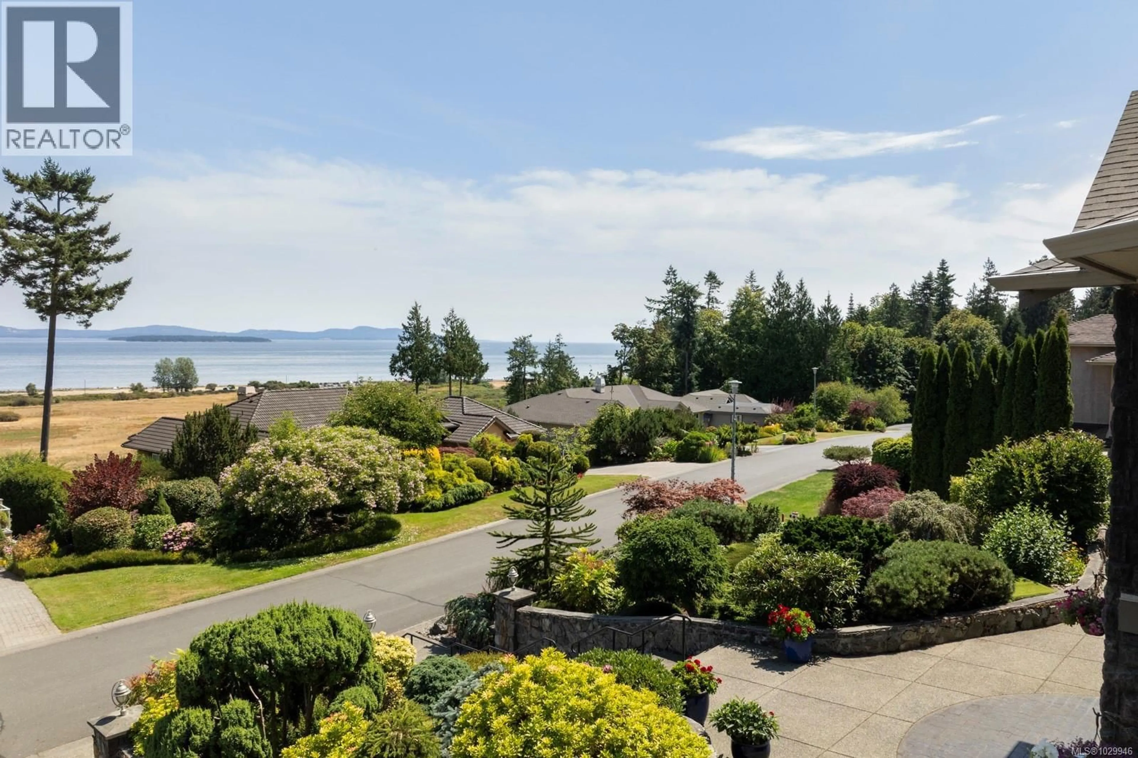 A pic from outside/outdoor area/front of a property/back of a property/a pic from drone, water/lake/river/ocean view for 7012 ISLAND VIEW PLACE, Central Saanich British Columbia V8M2J6