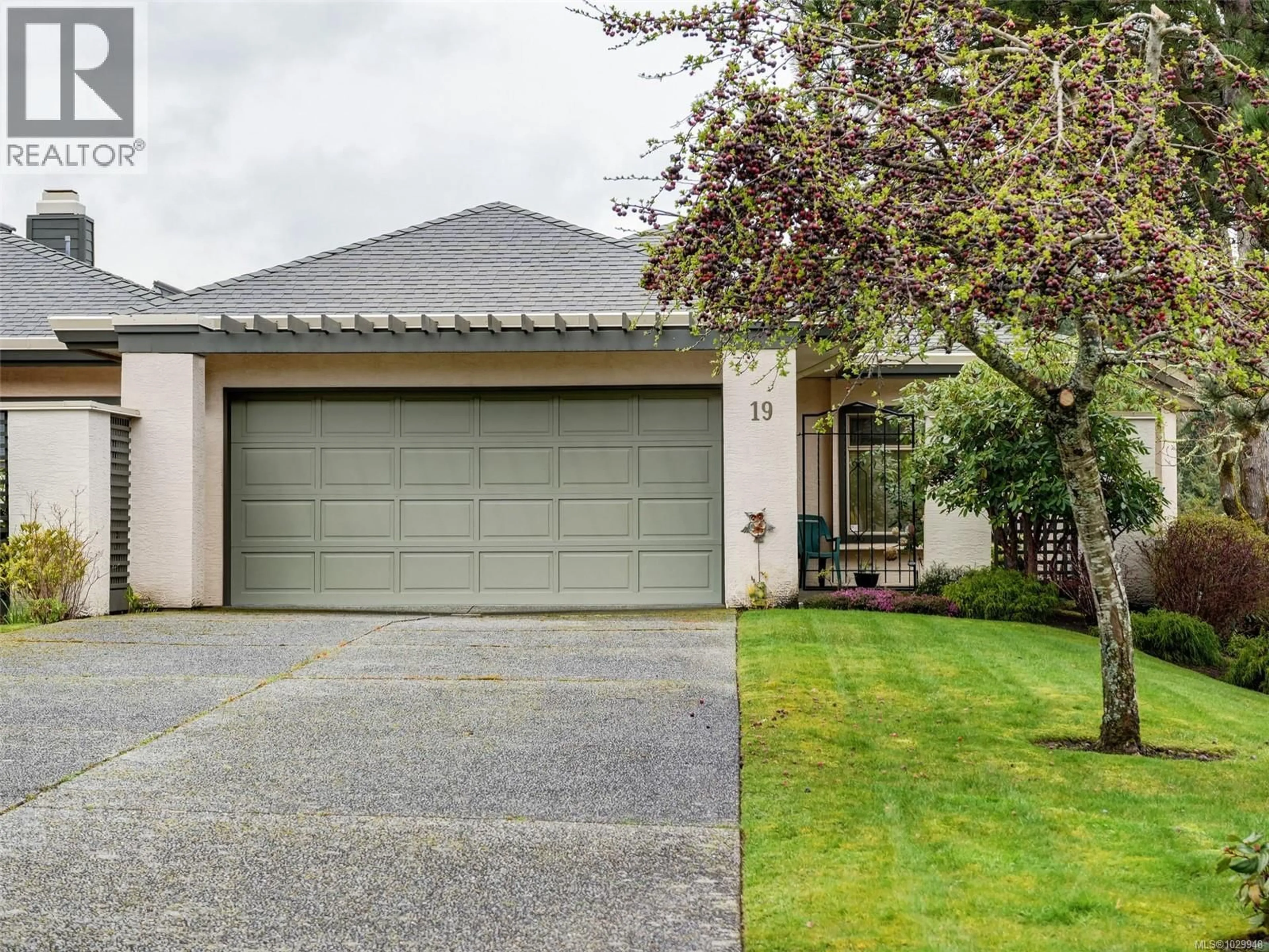 Indoor garage for 19 - 4360 EMILY CARR DRIVE, Saanich British Columbia V8X4Y4
