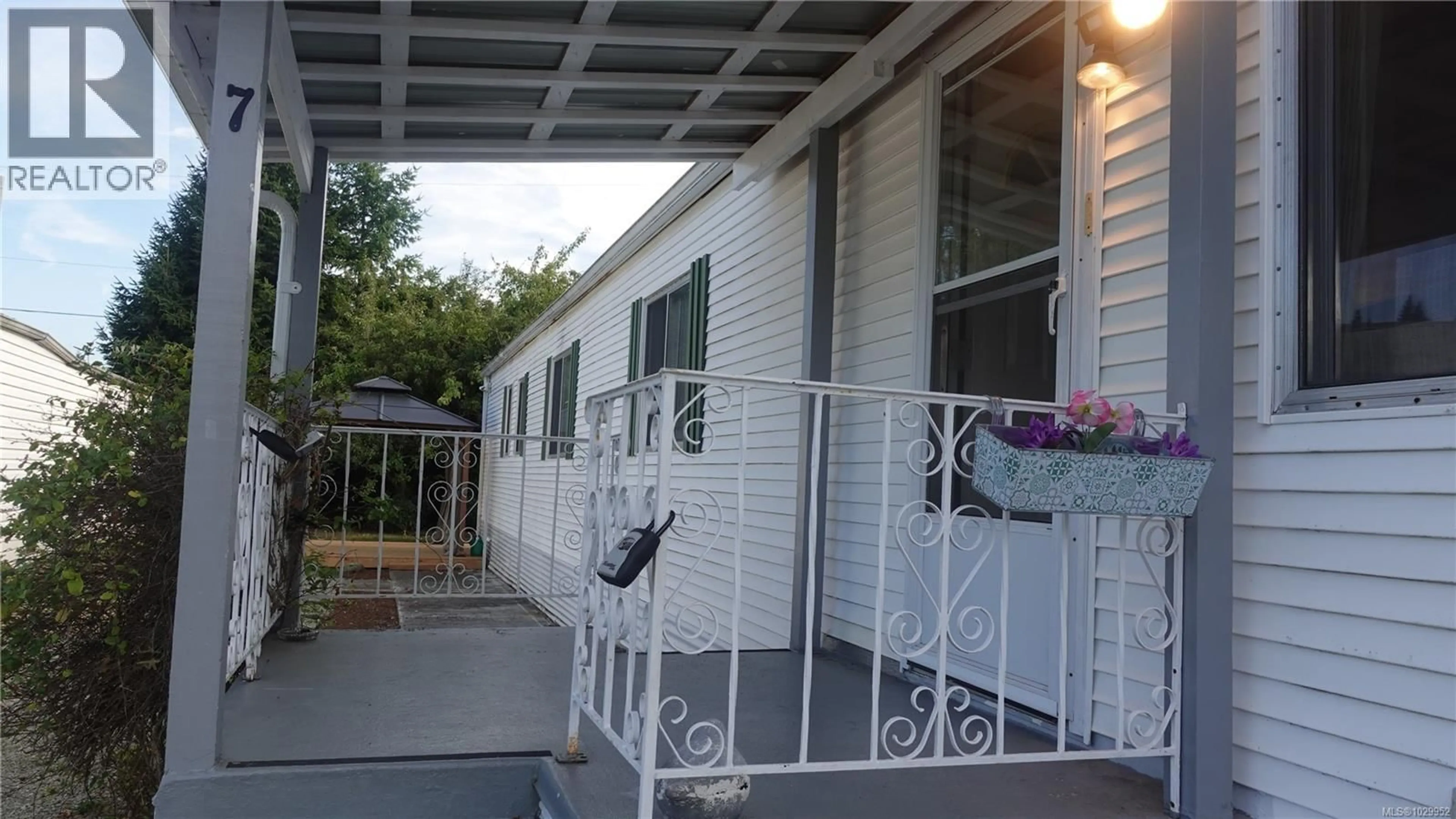 Patio, street for 7 - 6820 PARKLANDS PLACE, Lantzville British Columbia V0R2H0