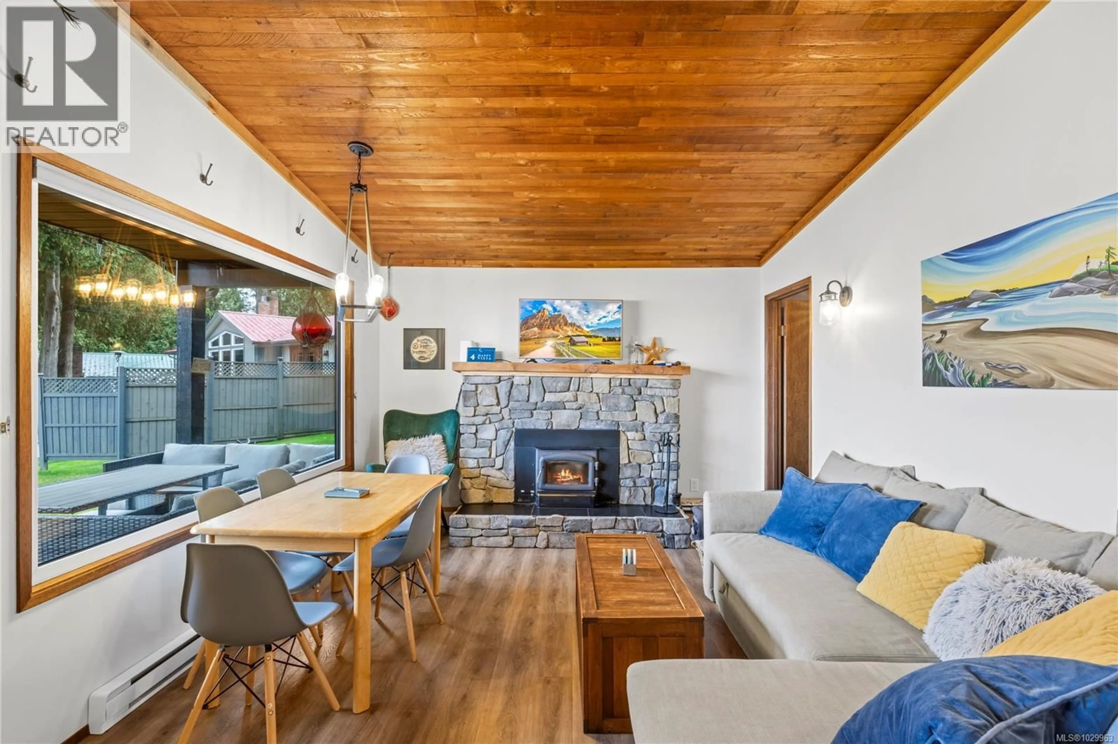 Living room with furniture, unknown for 4 - 4375 KELSEY ROAD, Bowser British Columbia V0R1G0