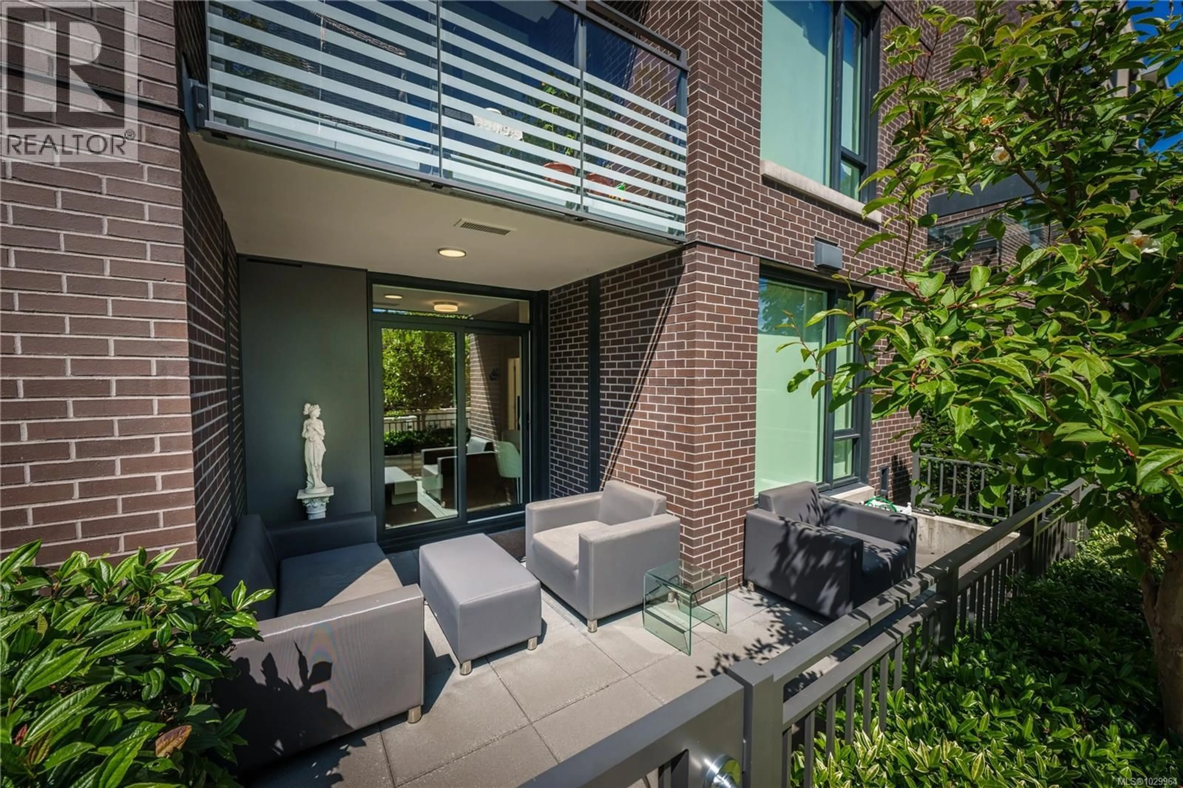 Patio, street for 101 - 550 MICHIGAN STREET, Victoria British Columbia V8V0G3