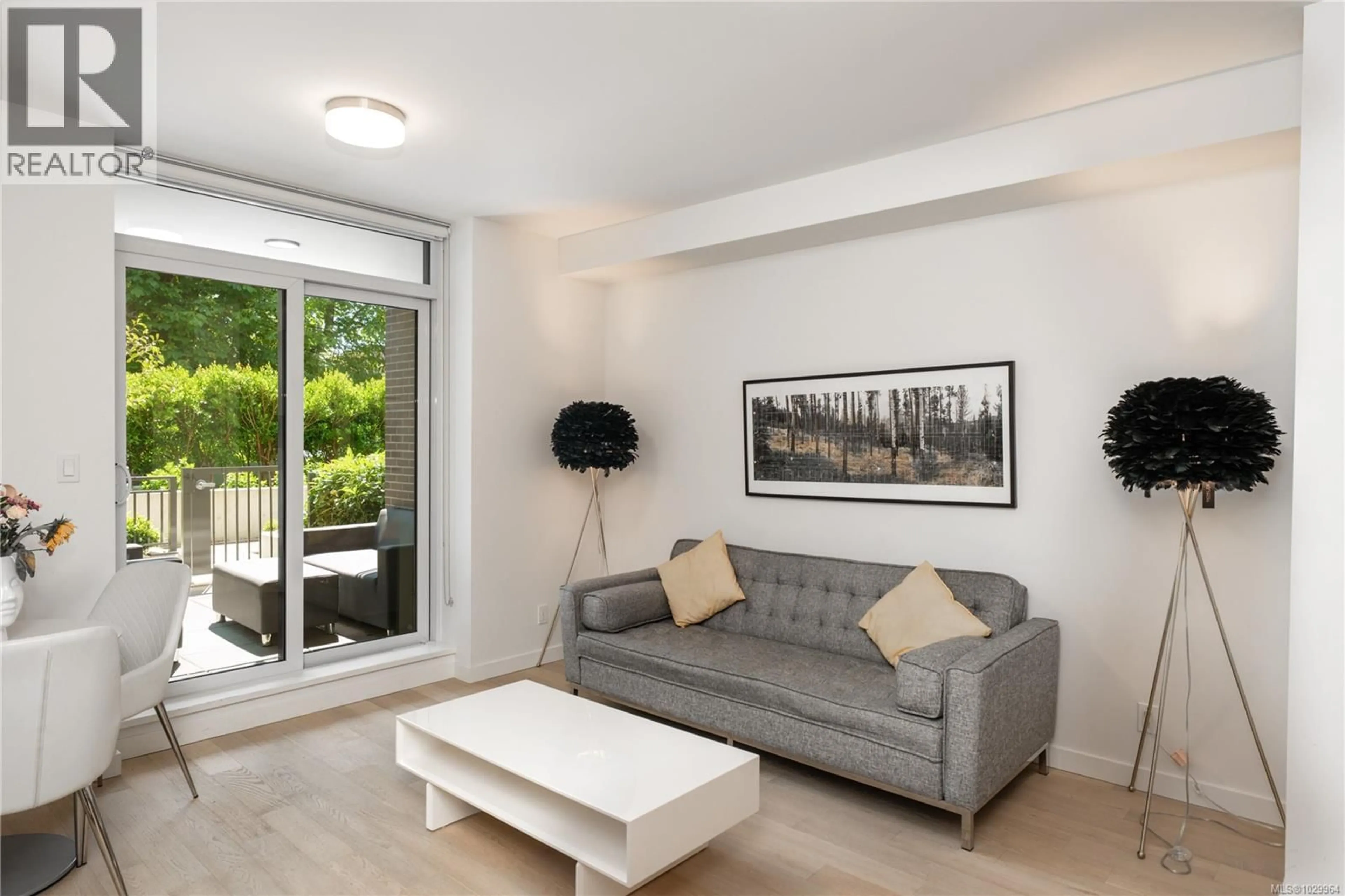 Living room with furniture, unknown for 101 - 550 MICHIGAN STREET, Victoria British Columbia V8V0G3