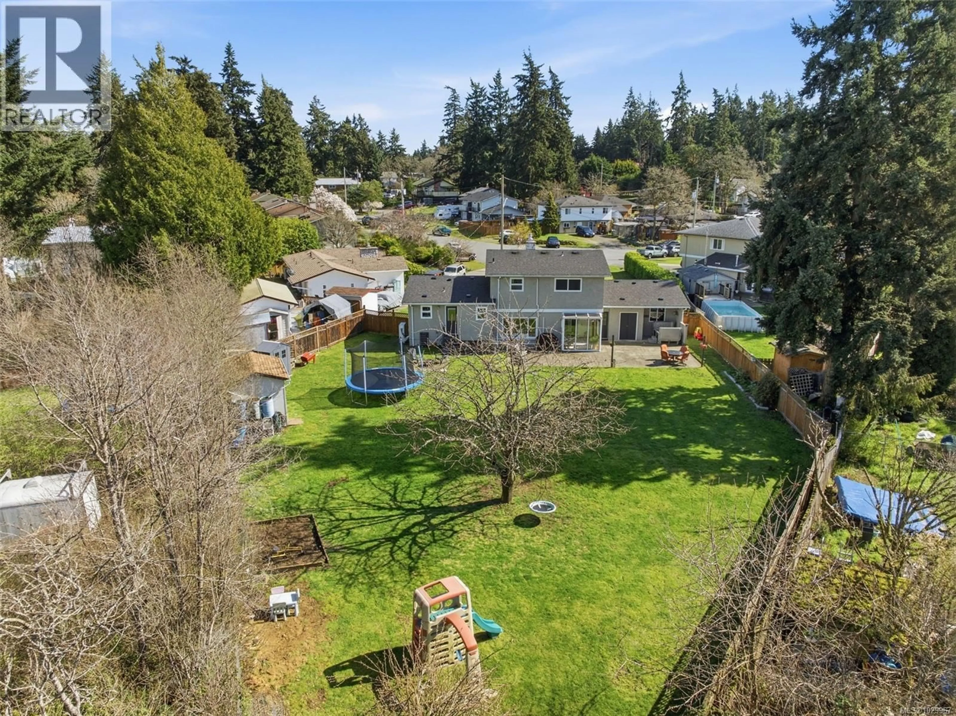 A pic from outside/outdoor area/front of a property/back of a property/a pic from drone, street for 728 HEASLIP PLACE, Colwood British Columbia V9B4W1