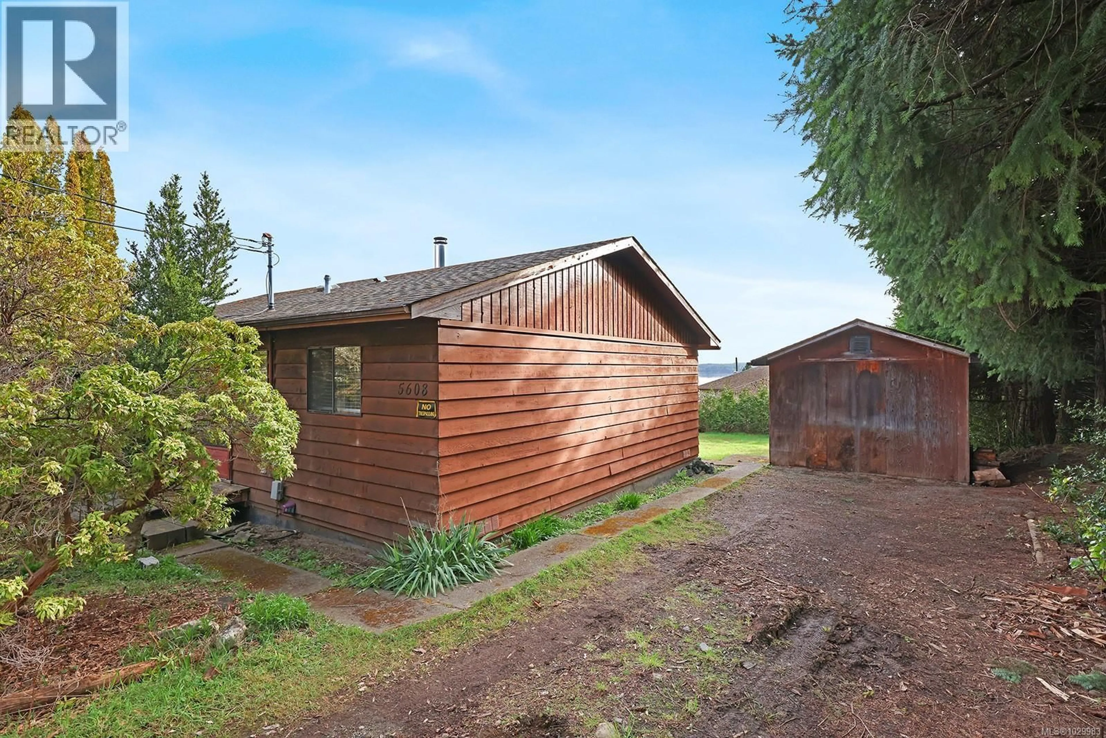 Shed for 5608 4TH STREET, Union Bay British Columbia V0R3B0