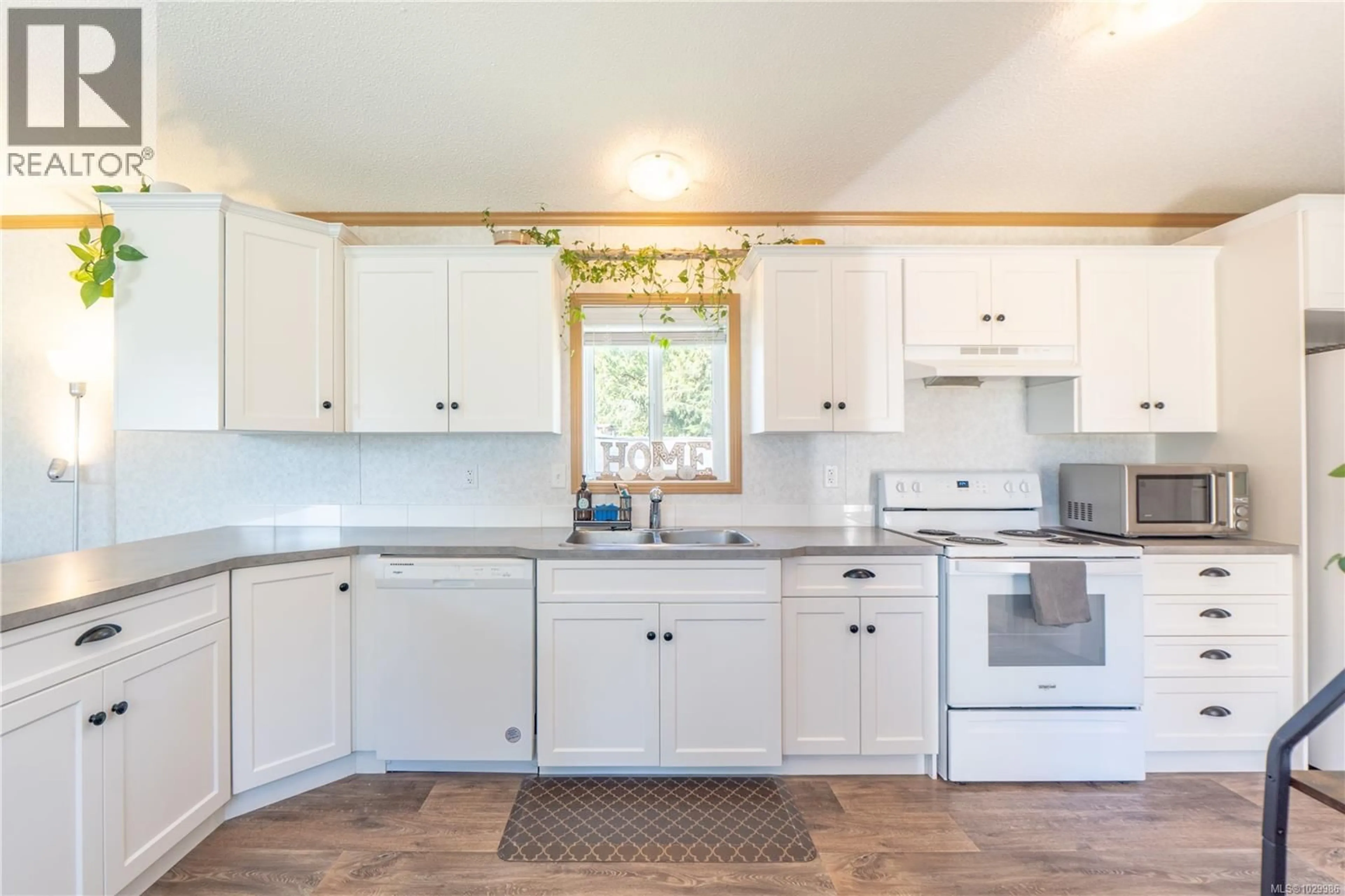 Standard kitchen, unknown for 447 ORCA CRESCENT, Ucluelet British Columbia V0R3A0