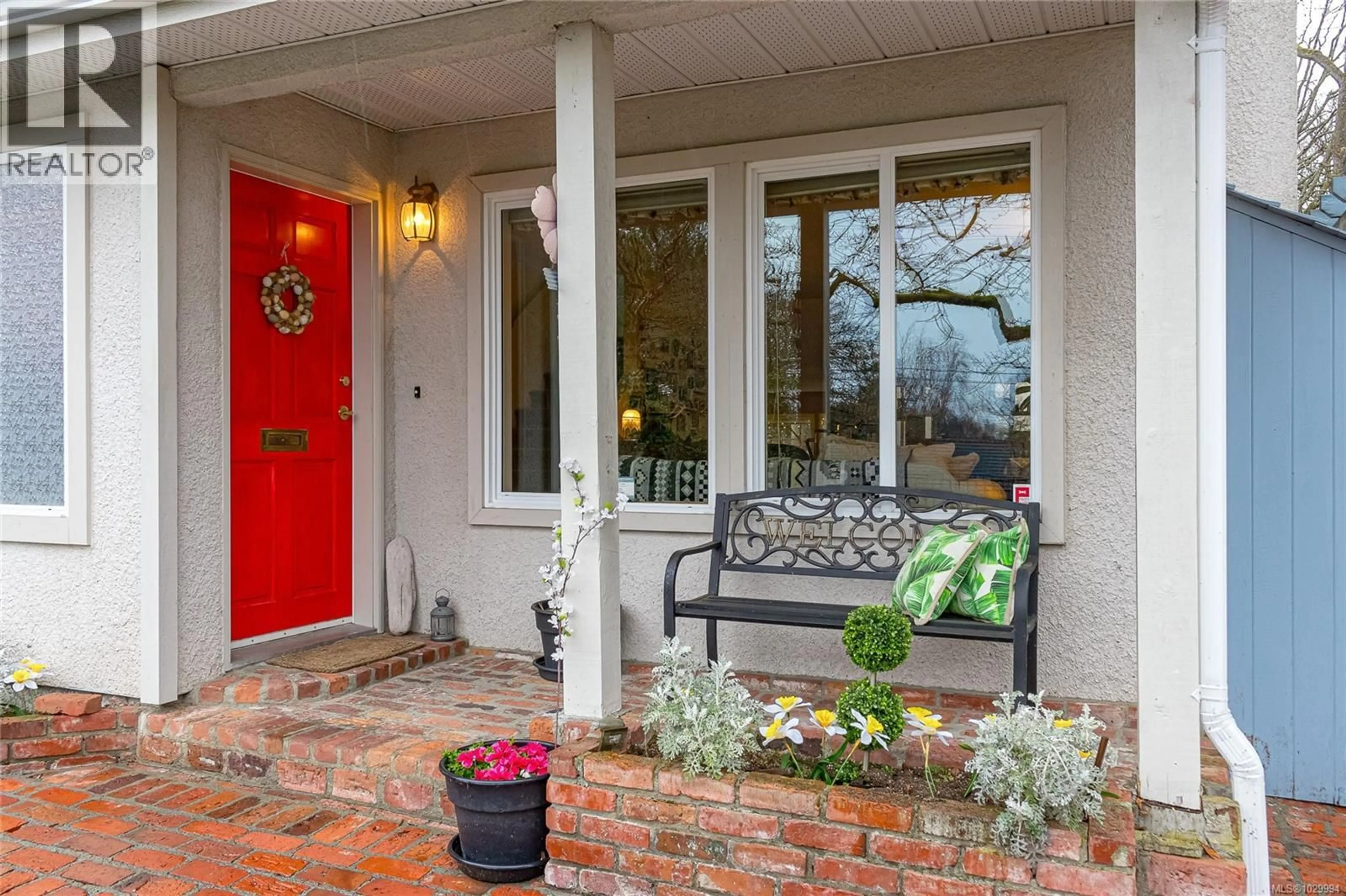 Home with brick exterior material, street for 1041 BELMONT AVENUE, Victoria British Columbia V8S3T4