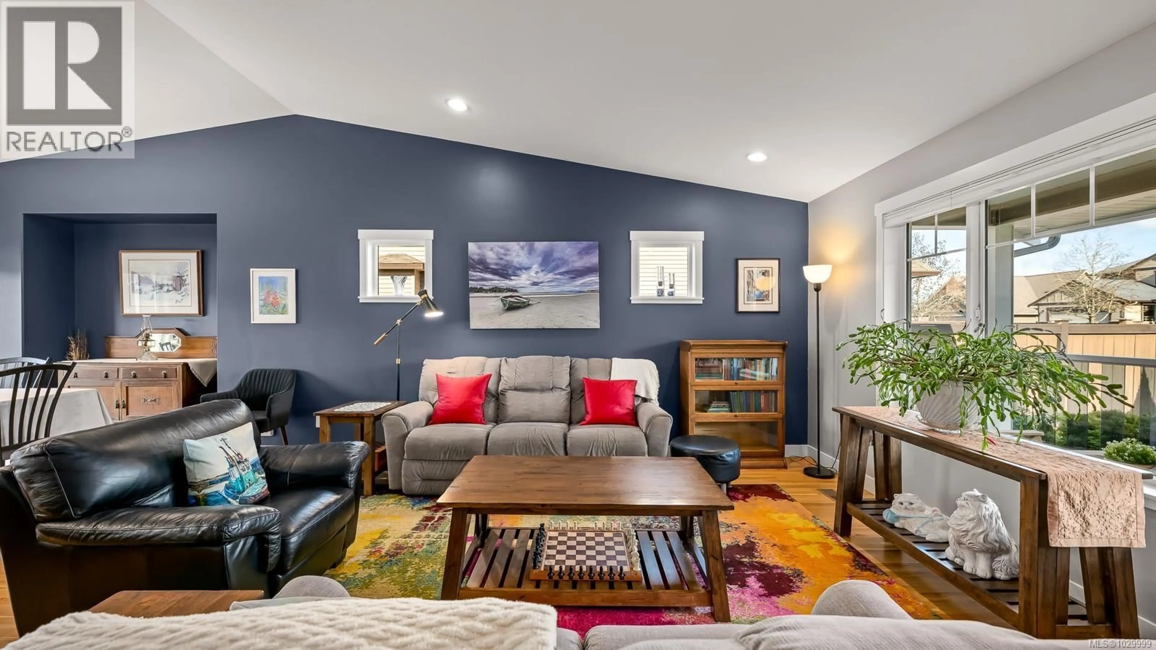 Living room with furniture, unknown for 560 SPITFIRE DRIVE, Comox British Columbia V9M0A6