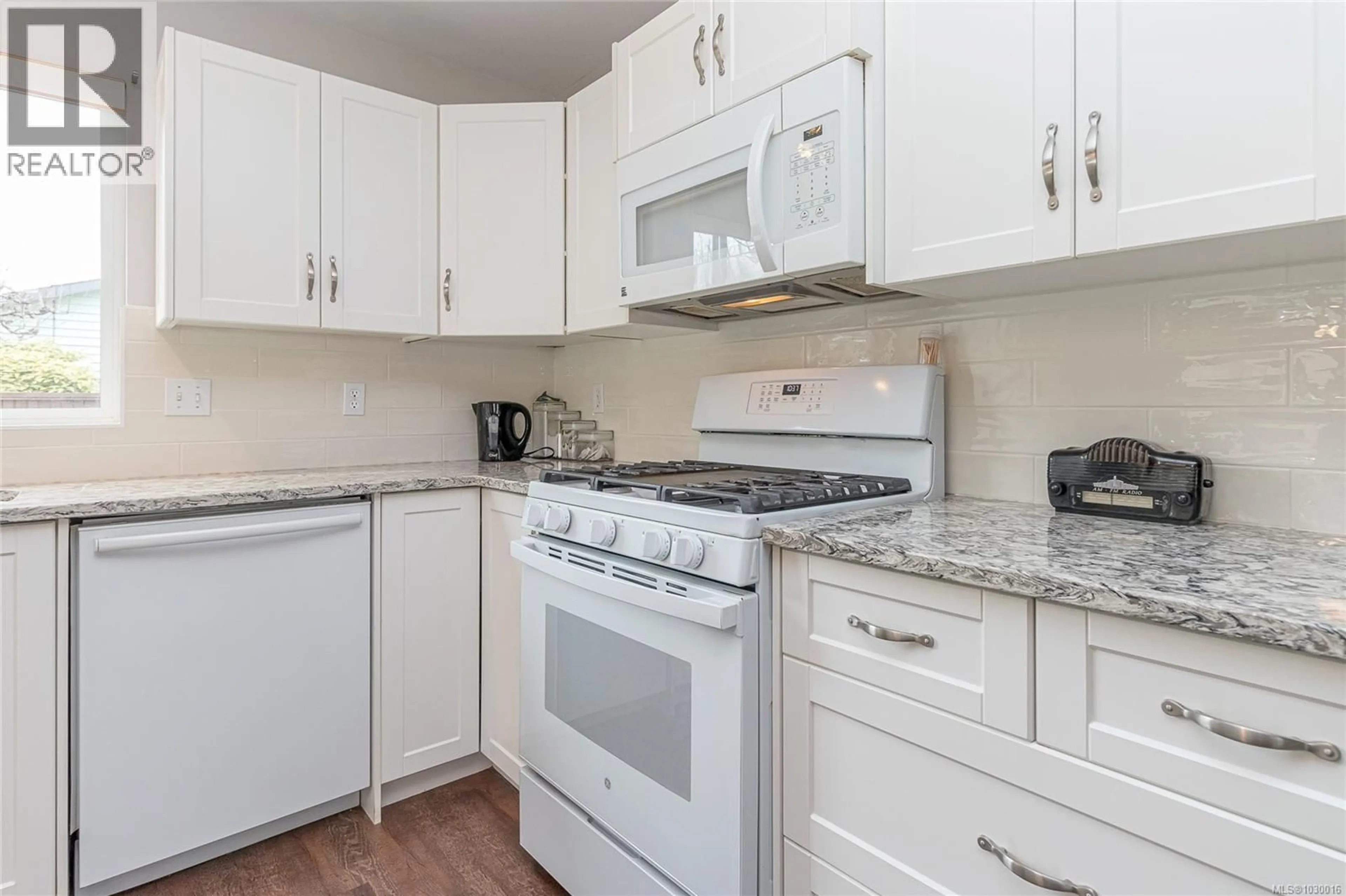 Standard kitchen, unknown for 795 PATRICK DRIVE, Parksville British Columbia V9P1X1