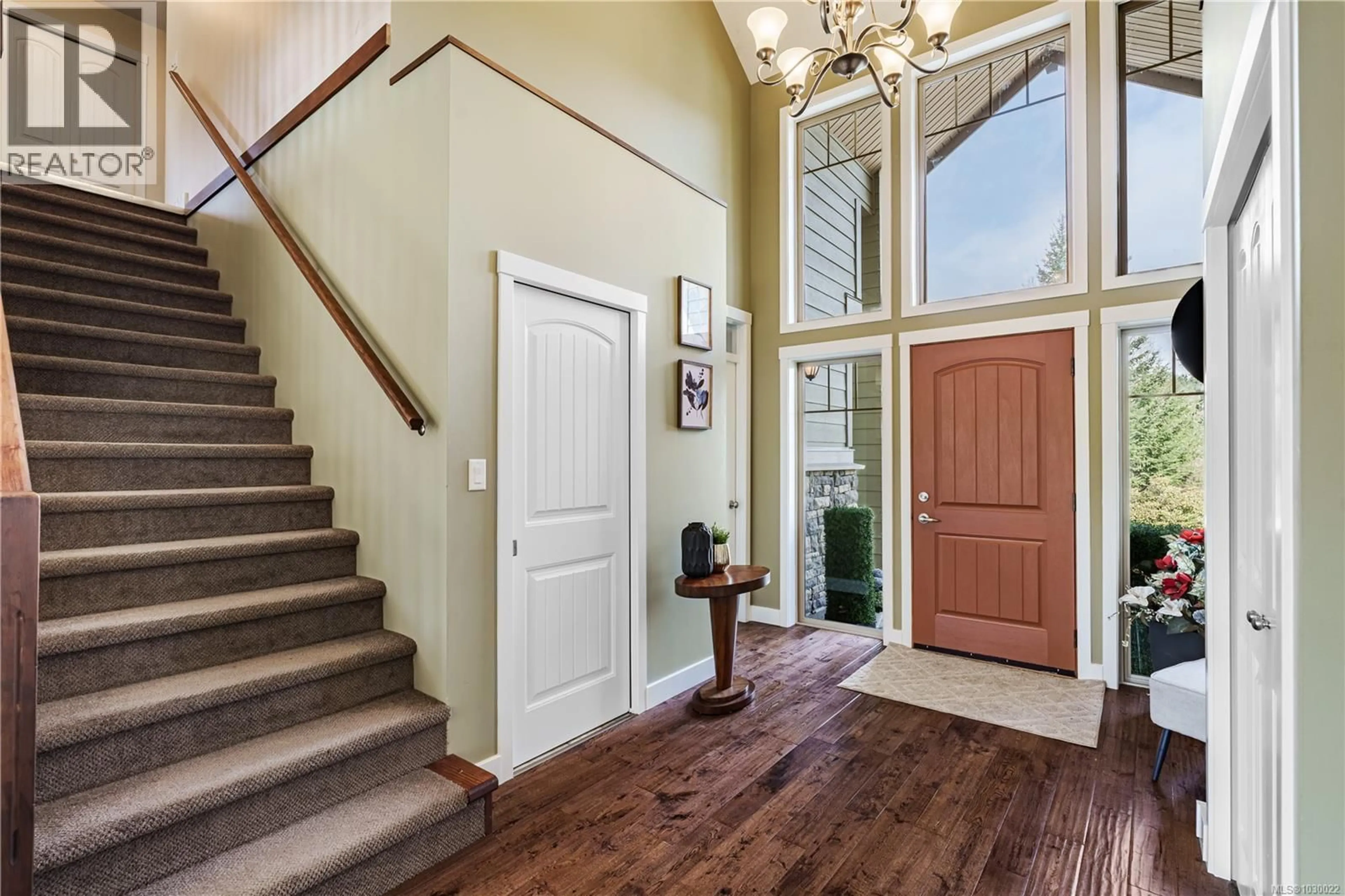 Indoor entryway for 2535 ELK TRAILS WAY, Nanaimo British Columbia V9X0A3