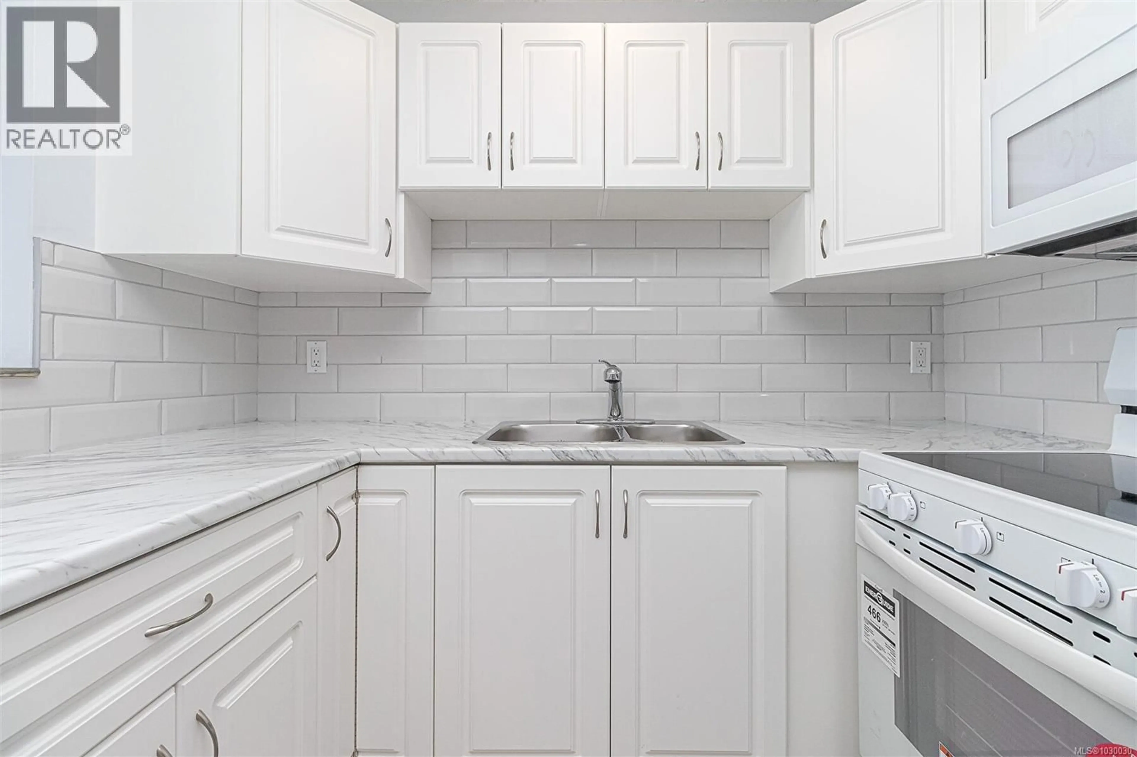 Standard kitchen, unknown for 9 - 1986 GLENIDLE ROAD, Sooke British Columbia V9Z0B1