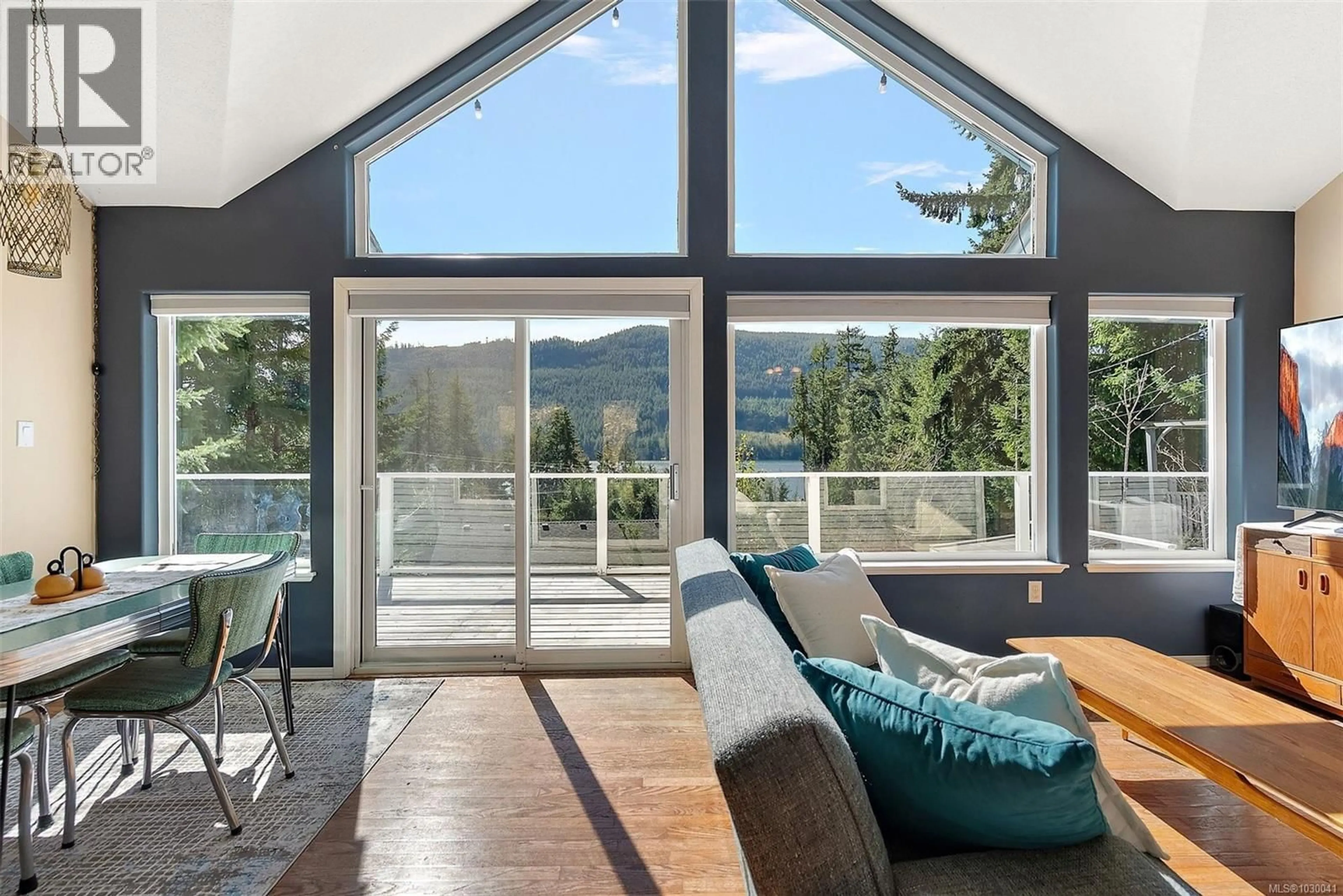 Living room with furniture, unknown for 9709 YOUBOU ROAD, Youbou British Columbia V0R3E1