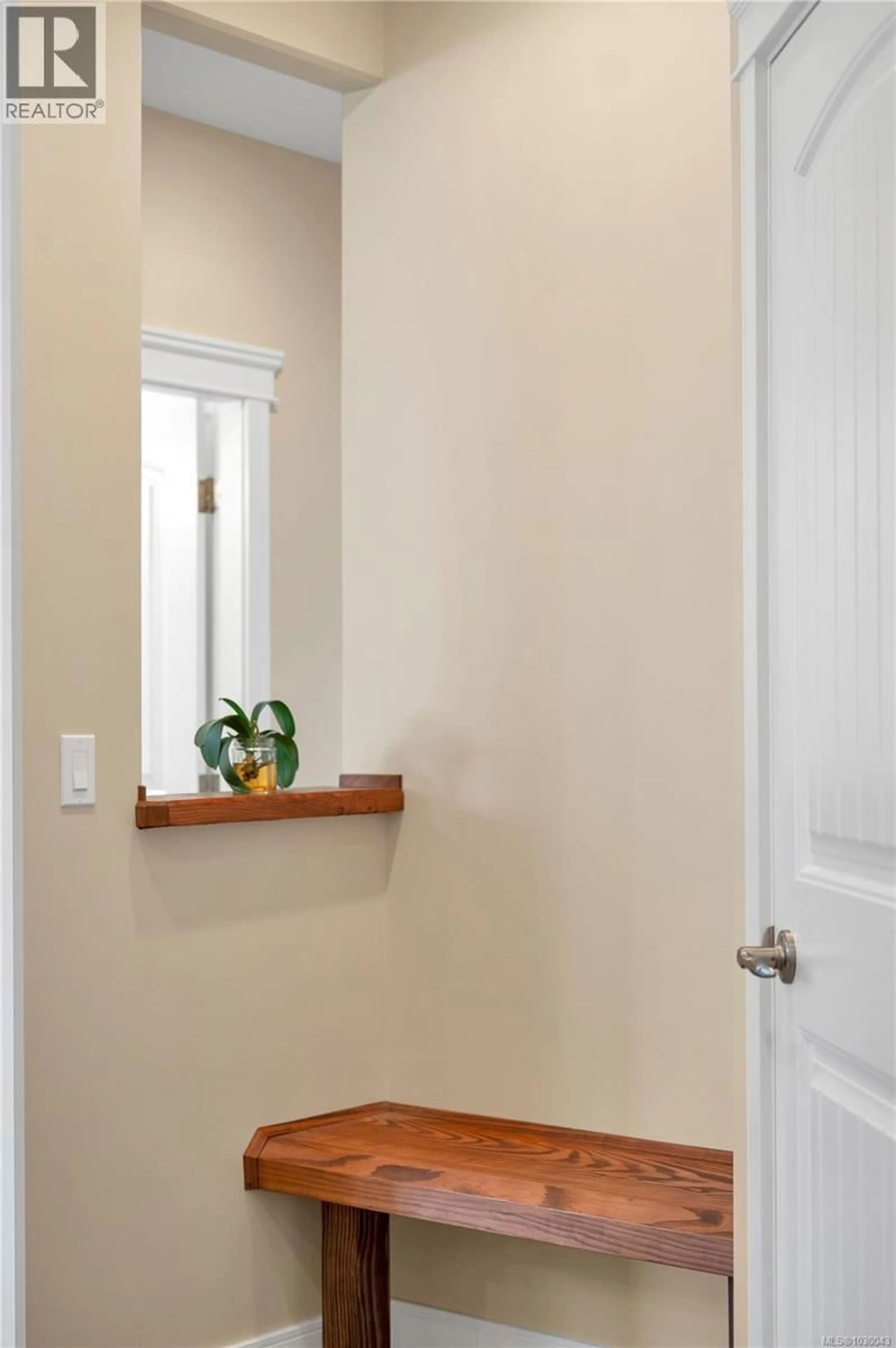 Indoor entryway for 542 PARK FOREST DRIVE, Campbell River British Columbia V0P1H0