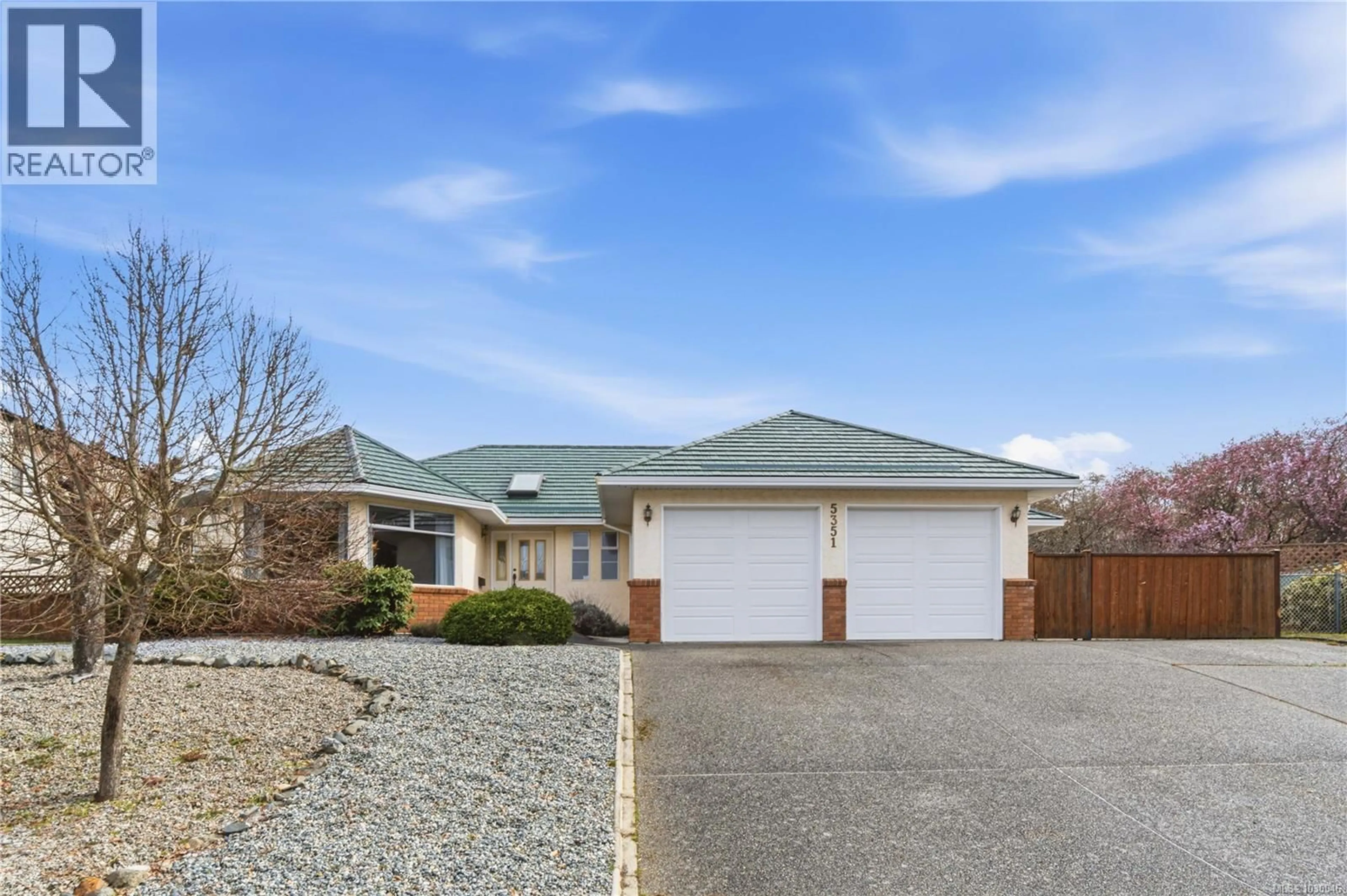 A pic from outside/outdoor area/front of a property/back of a property/a pic from drone, street for 5351 FILLINGER CRESCENT, Nanaimo British Columbia V9V1H6