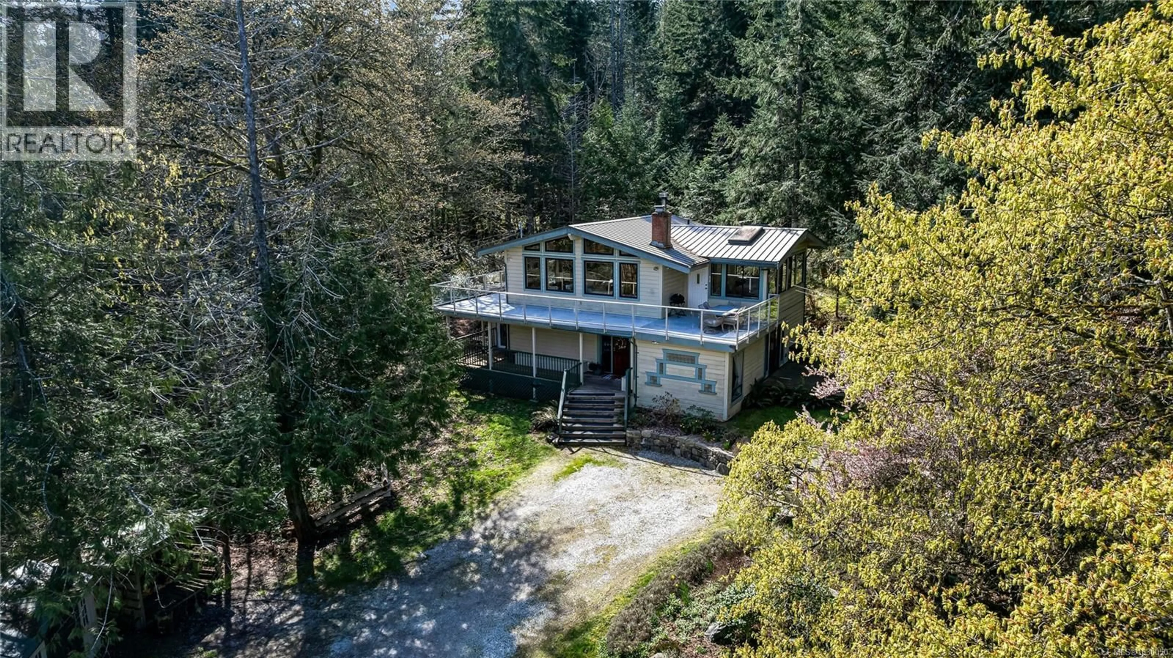 A pic from outside/outdoor area/front of a property/back of a property/a pic from drone, unknown for 2083 NORTH END ROAD, Salt Spring British Columbia V8K1E1