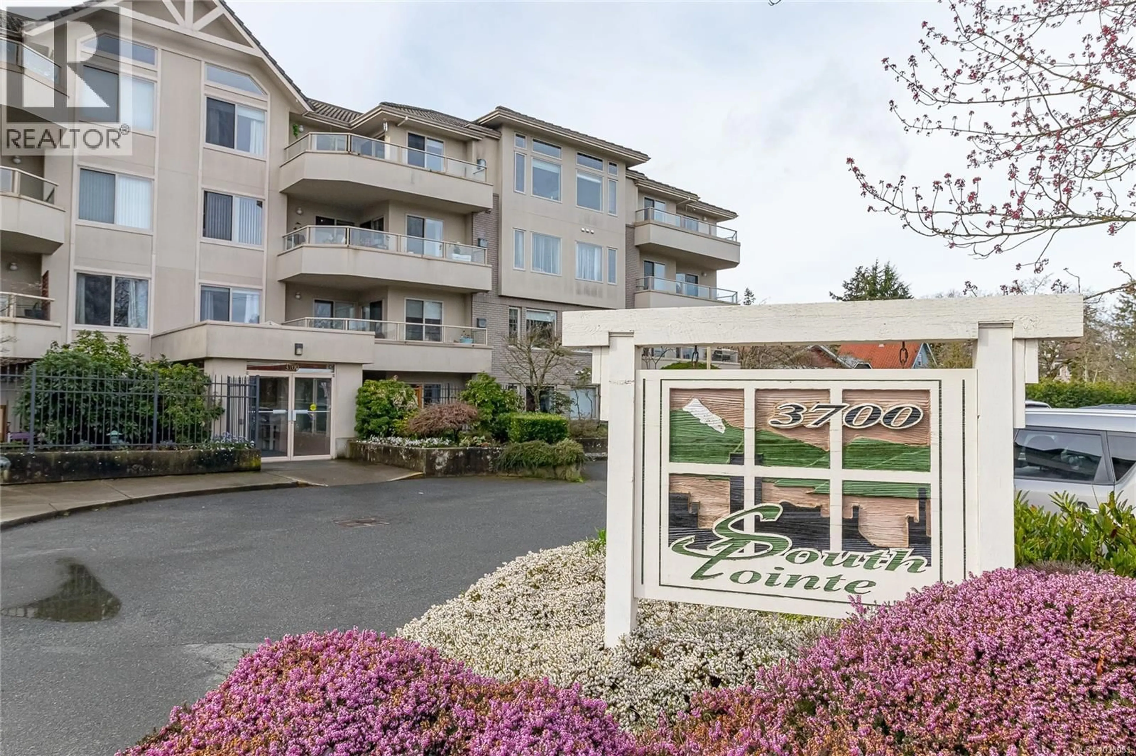 Unknown for 306 - 3700 CAREY ROAD, Saanich British Columbia V8Z4C2