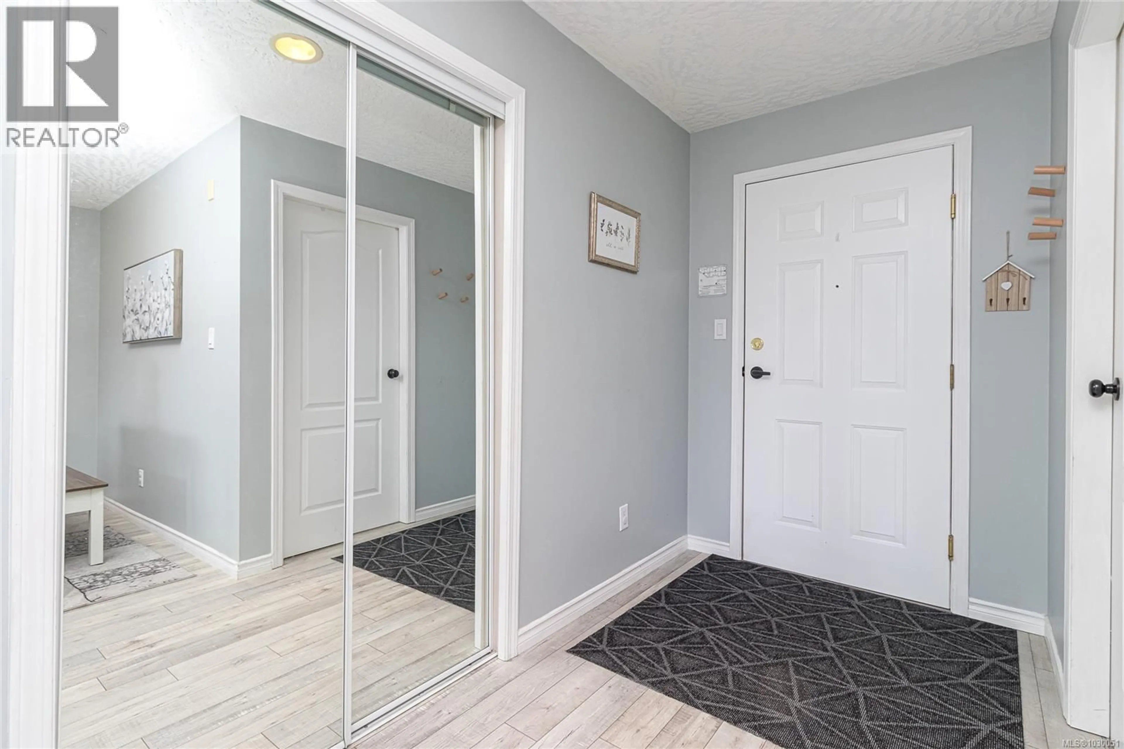 Indoor entryway for 306 - 3700 CAREY ROAD, Saanich British Columbia V8Z4C2