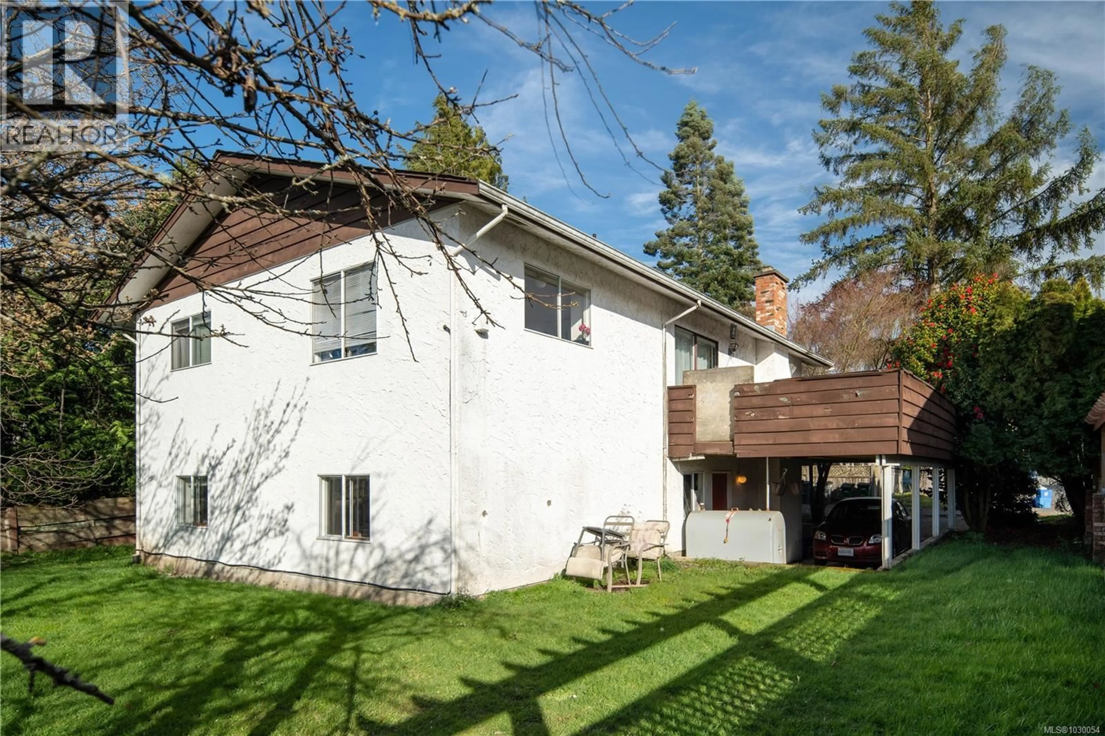 Patio, street for 1619 LONGACRE DRIVE, Saanich British Columbia V8W3W3